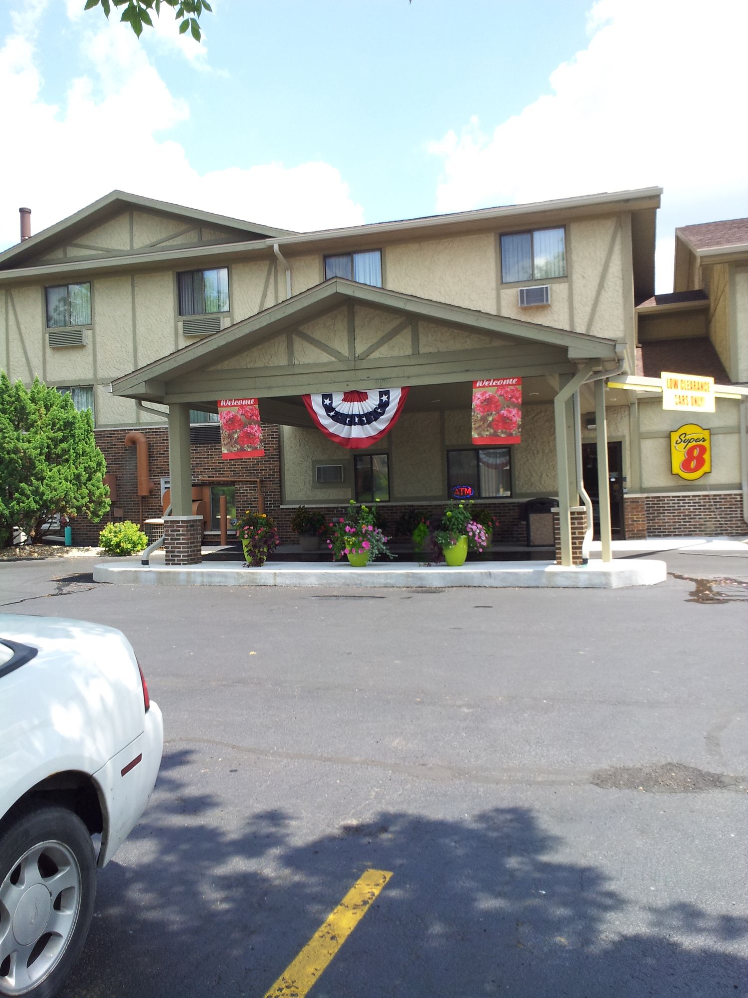 Super 8 by Wyndham Ottawa Starved Rock