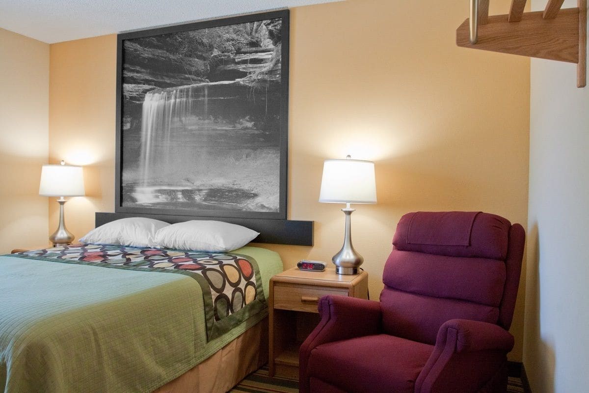 Super 8 by Wyndham Ottawa Starved Rock