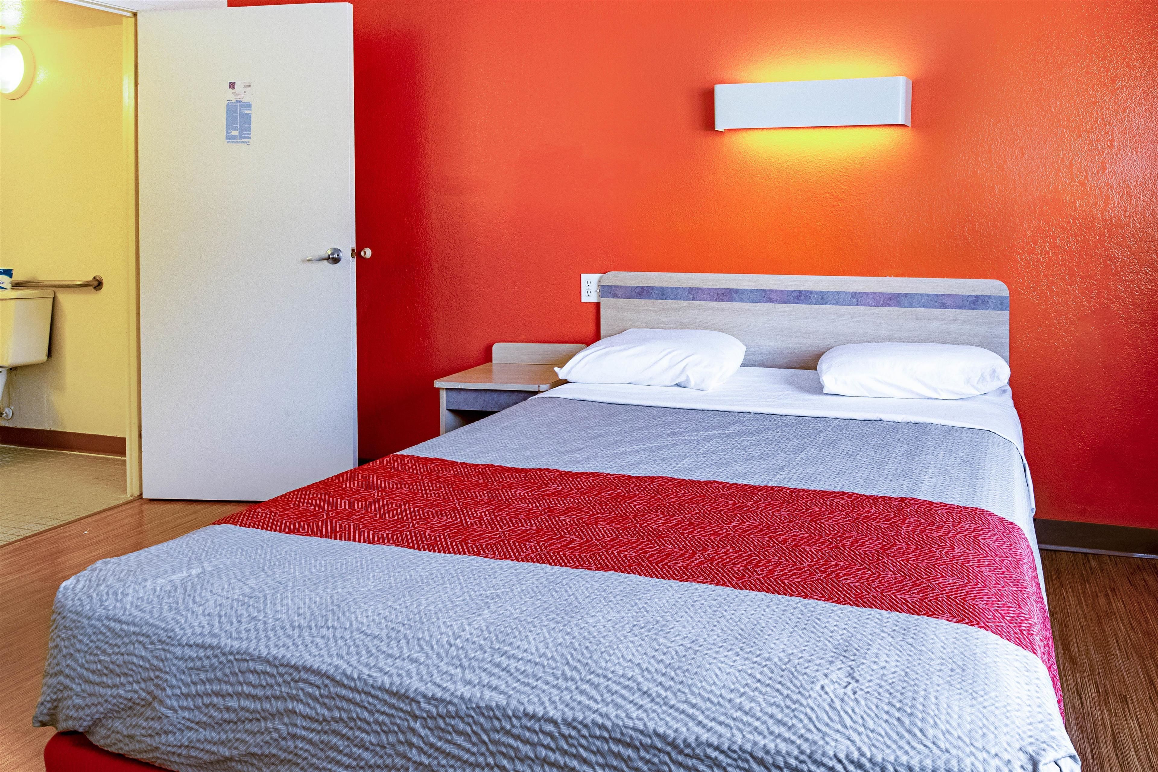 Motel 6 Chicago Northwest - Palatine