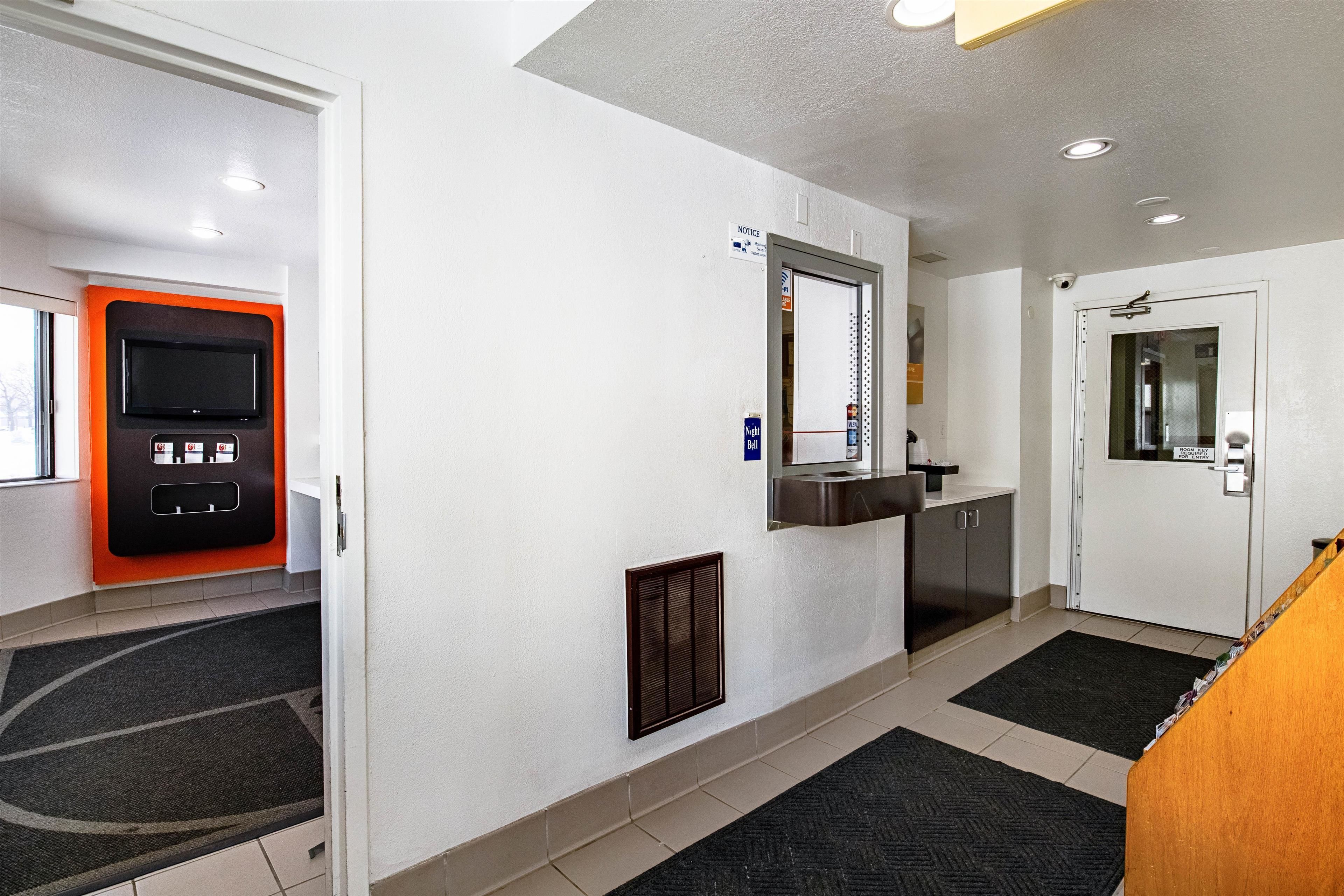 Motel 6 Chicago Northwest - Palatine