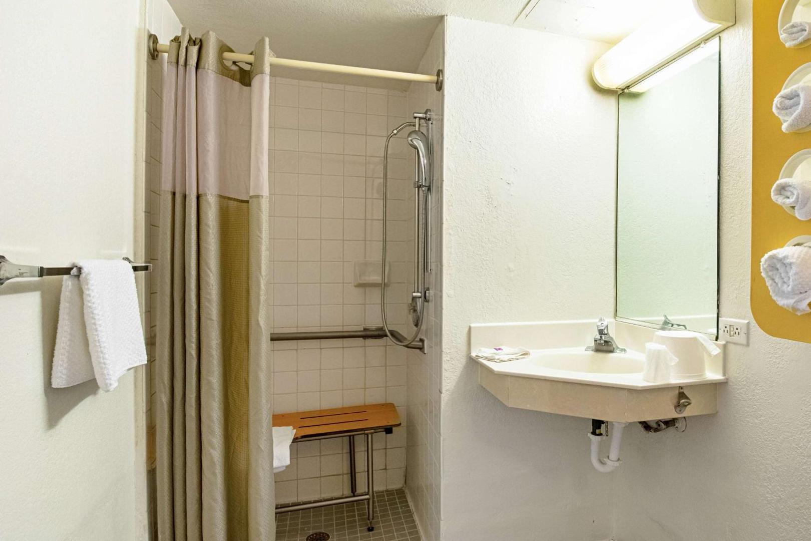 Motel 6 Chicago Northwest - Palatine