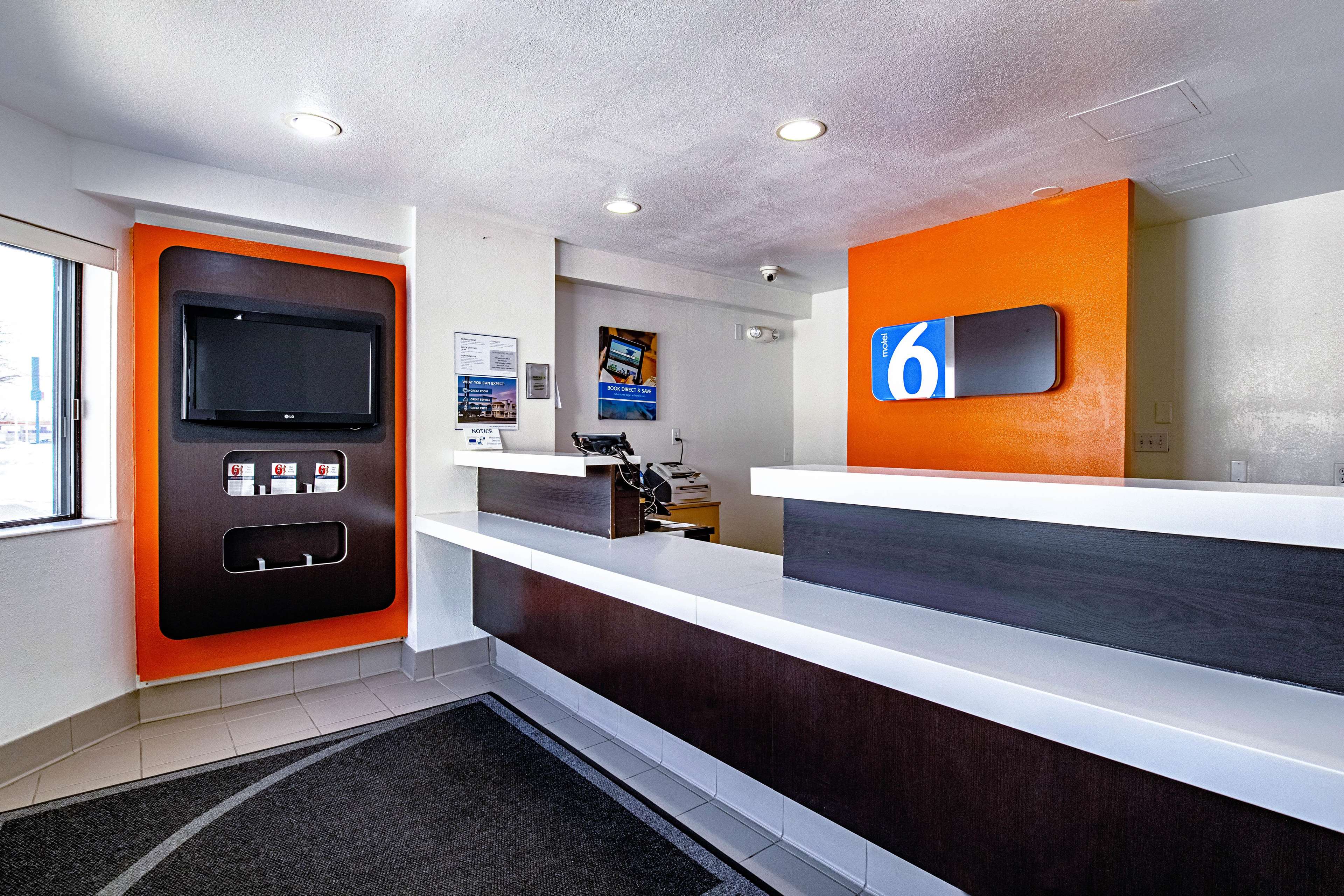 Motel 6 Chicago Northwest - Palatine