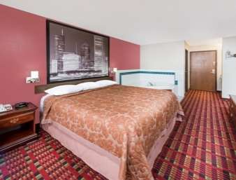 Super 8 by Wyndham Paris IL