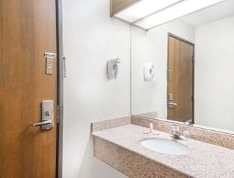 Super 8 by Wyndham Paris IL
