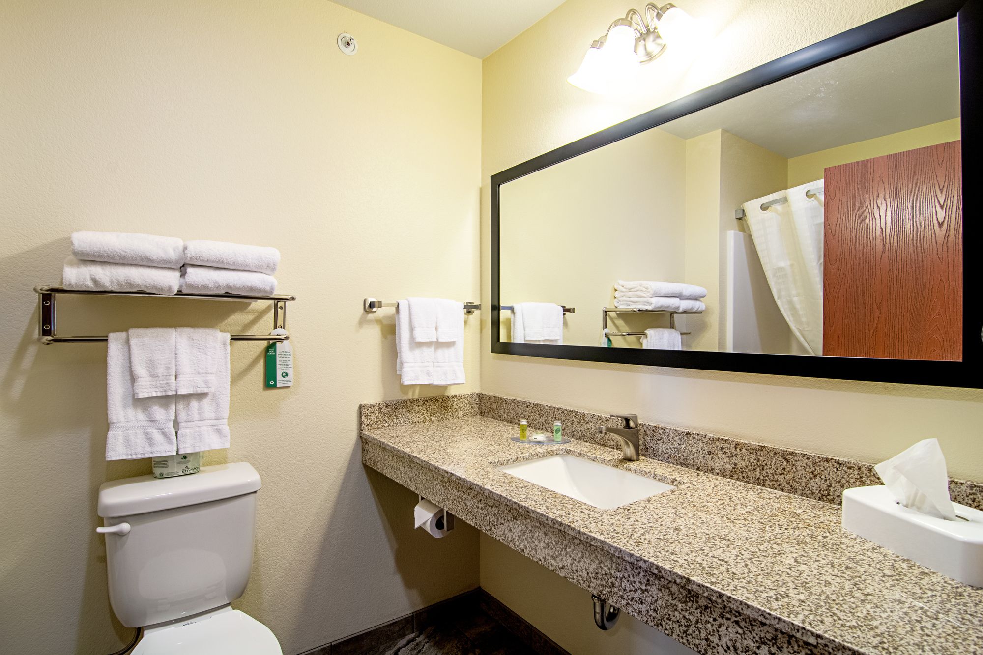 Cobblestone Hotel & Suites Paxton