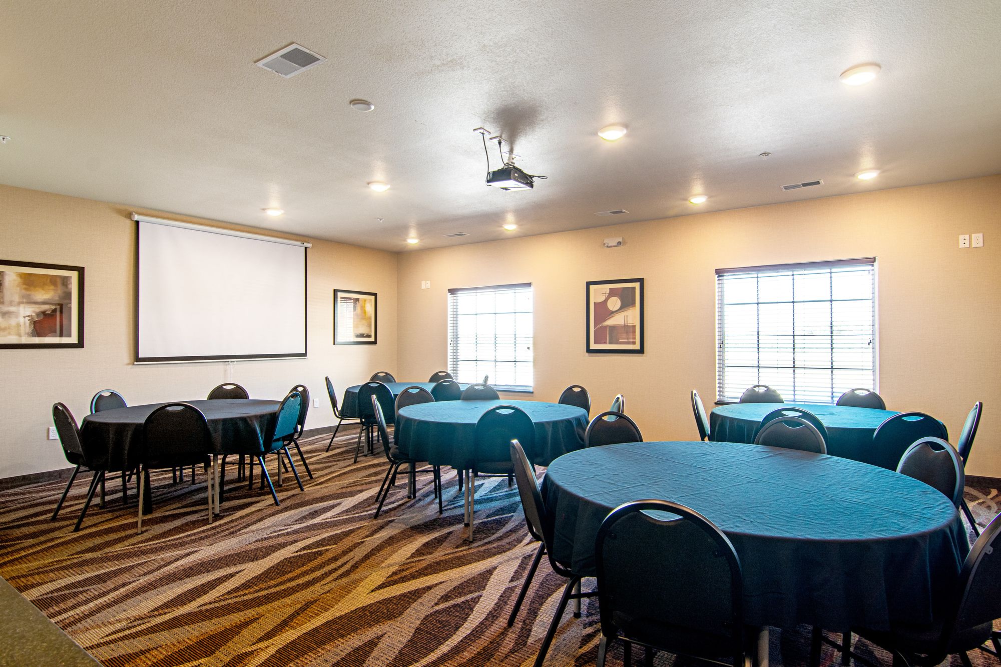 Cobblestone Hotel & Suites Paxton