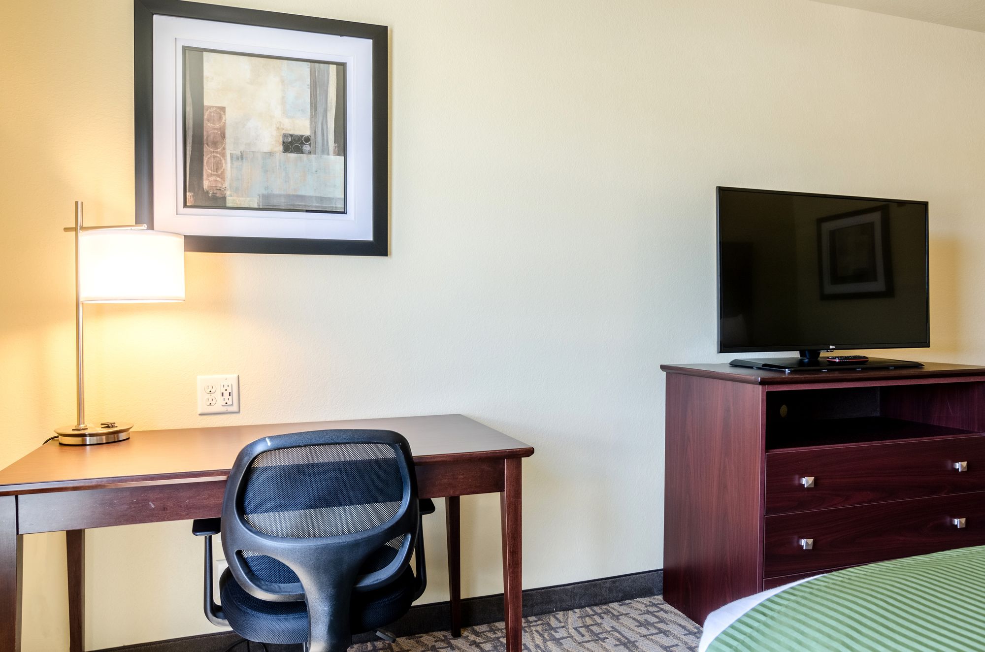 Cobblestone Hotel & Suites Paxton
