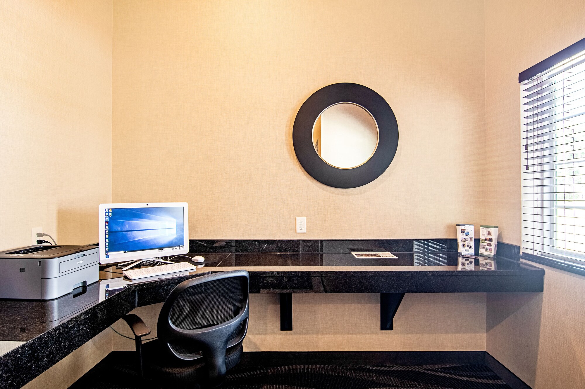 Cobblestone Hotel & Suites Paxton