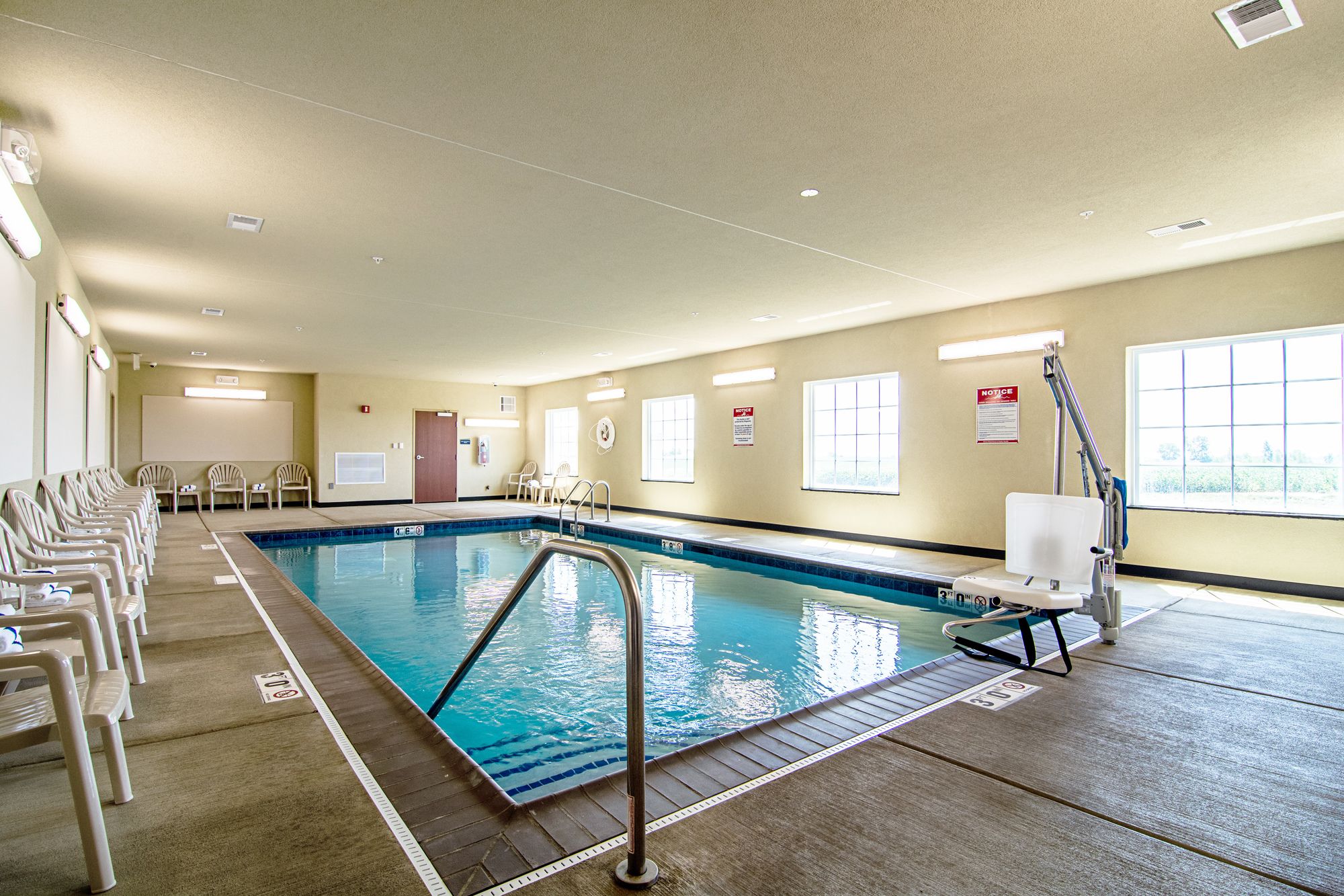 Cobblestone Hotel & Suites Paxton