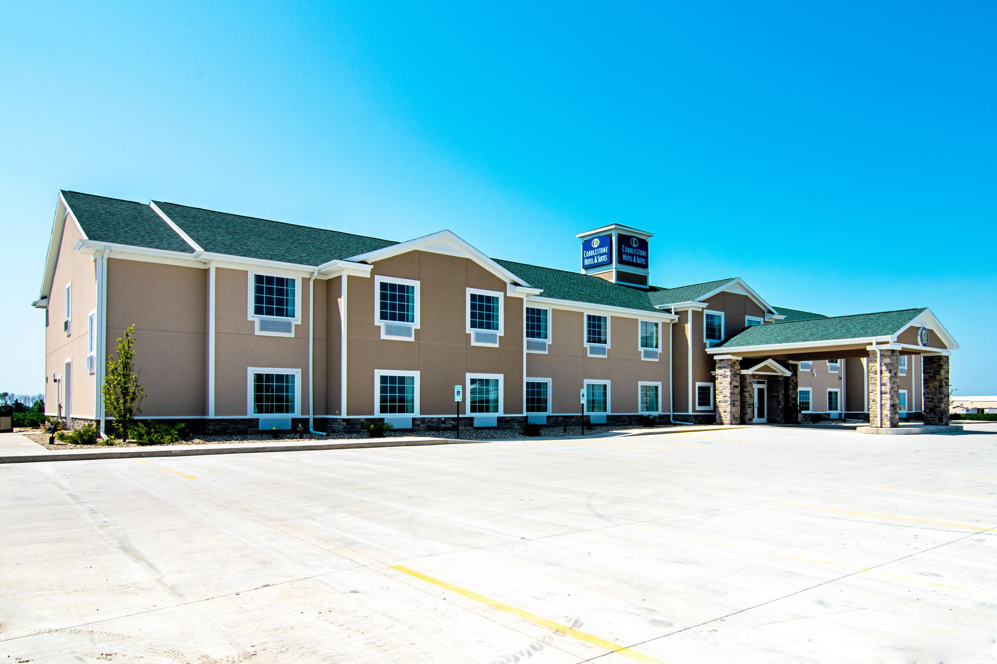 Cobblestone Hotel & Suites Paxton