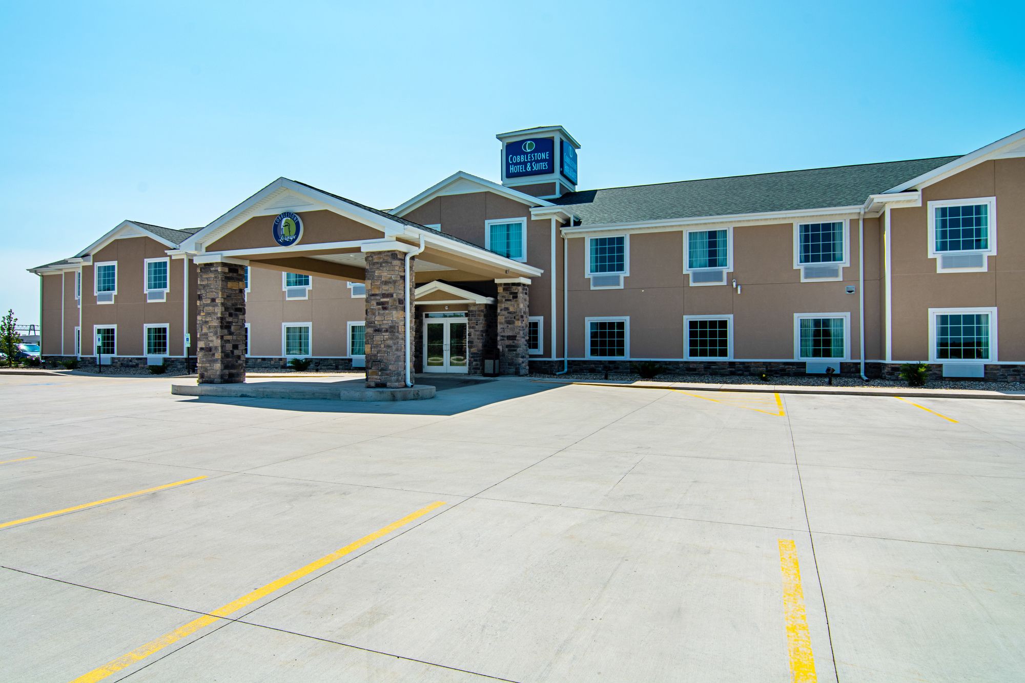 Cobblestone Hotel & Suites Paxton