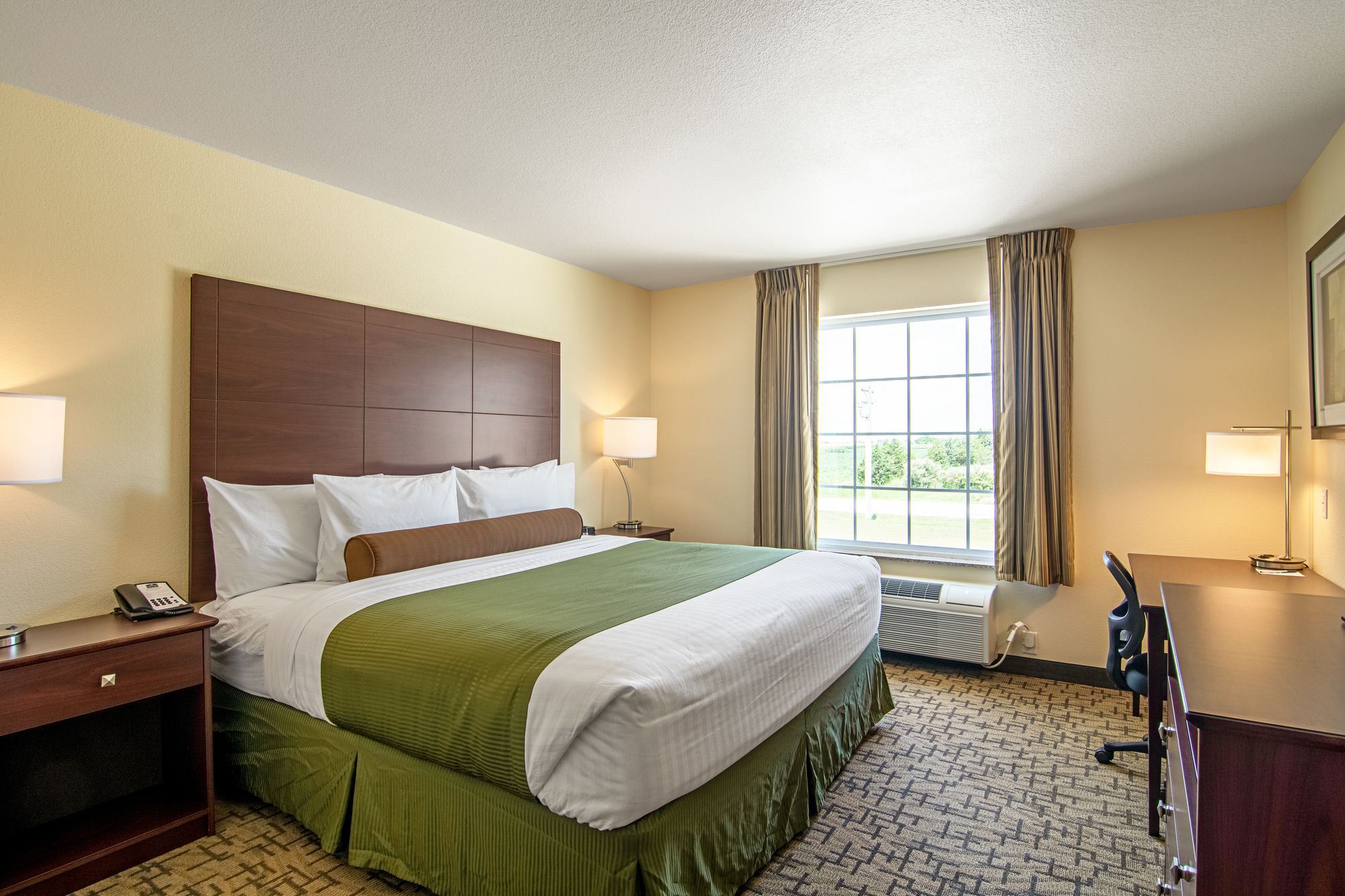 Cobblestone Hotel & Suites Paxton