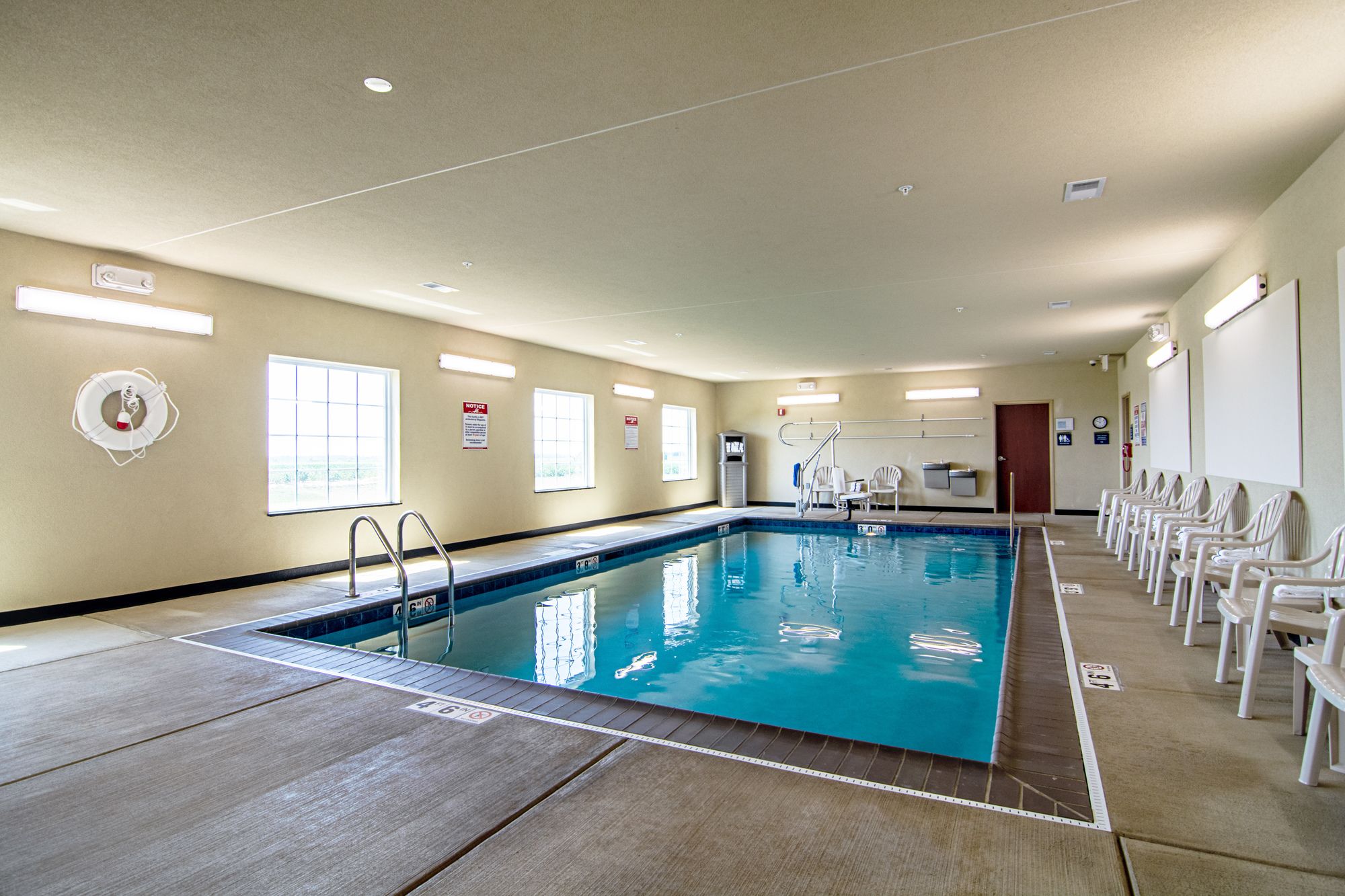 Cobblestone Hotel & Suites Paxton