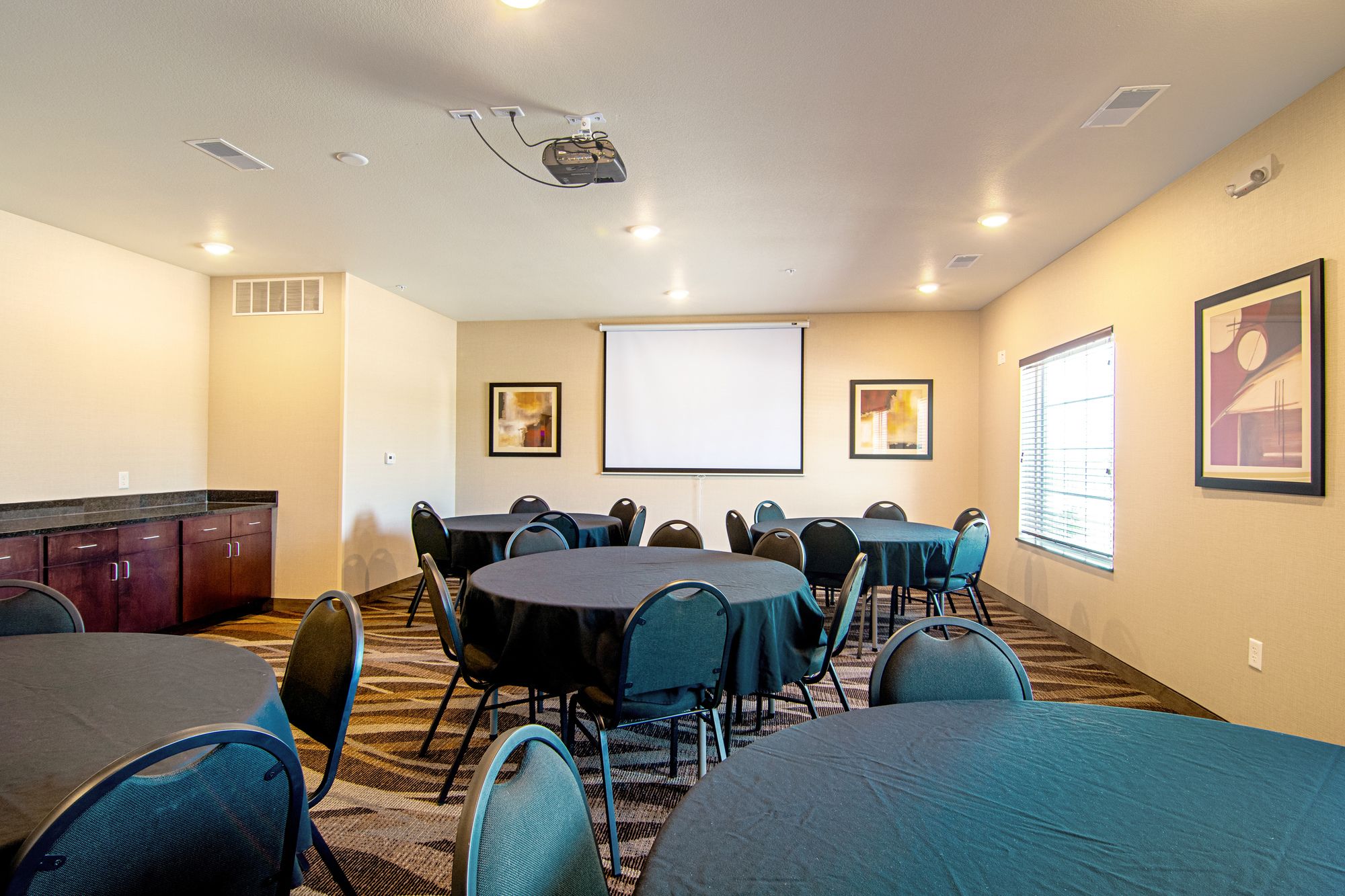Cobblestone Hotel & Suites Paxton