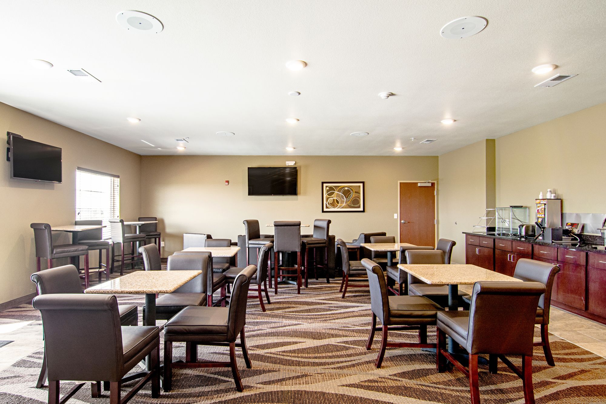 Cobblestone Hotel & Suites Paxton
