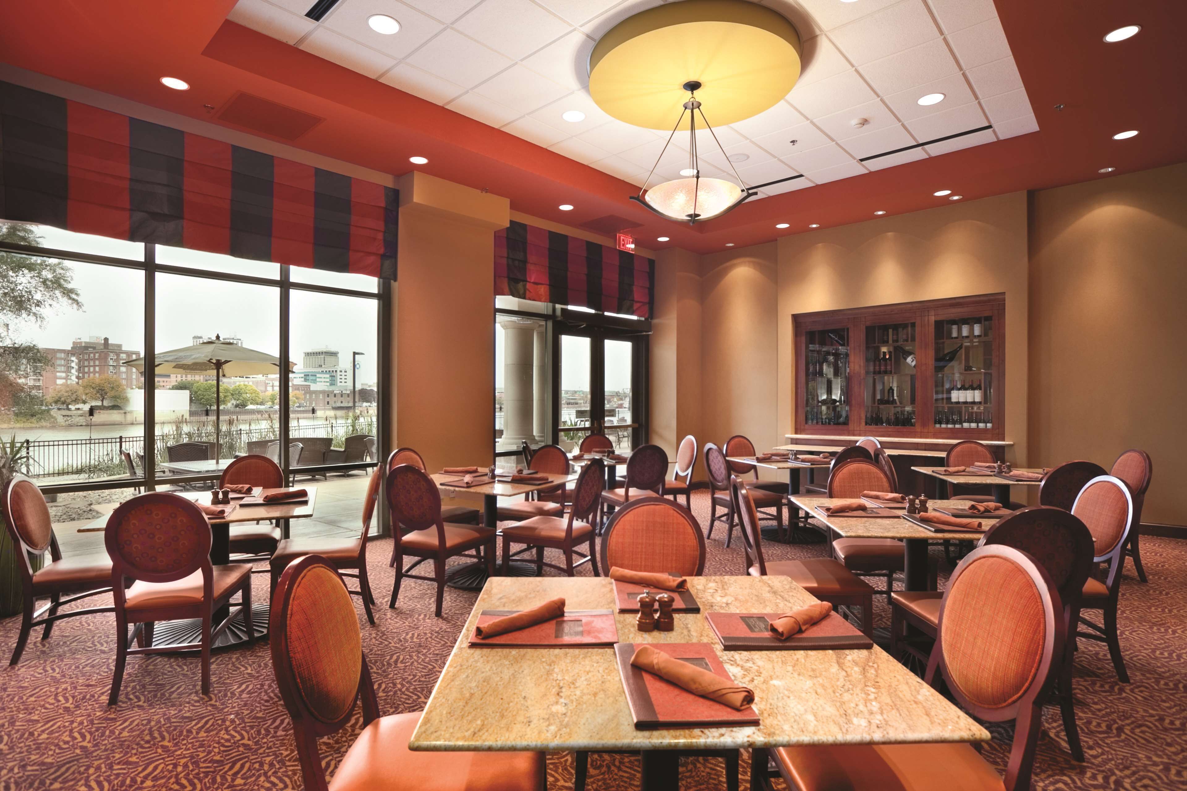 Embassy Suites East Peoria Hotel & Riverfront Conference Center