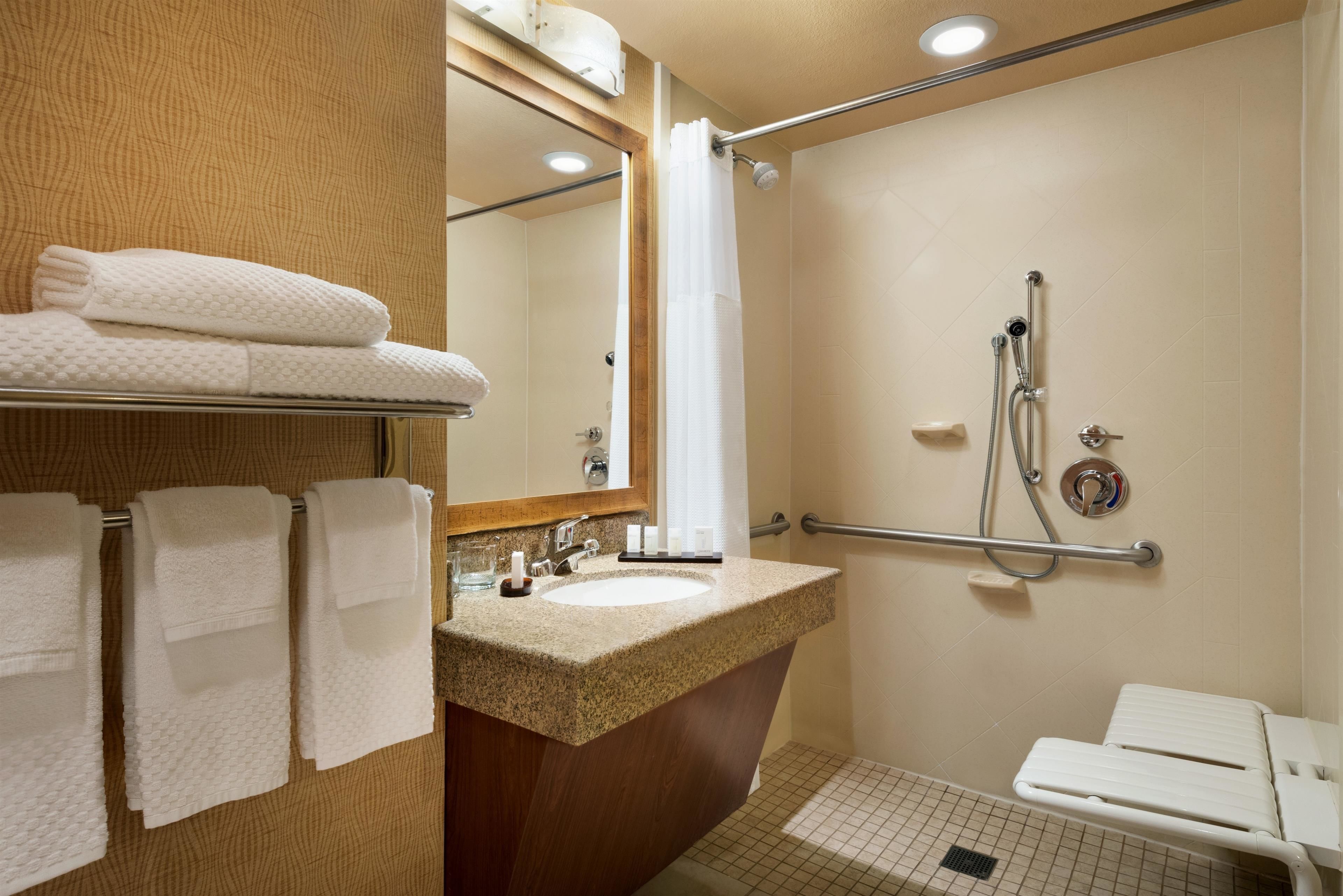 Embassy Suites East Peoria Hotel & Riverfront Conference Center