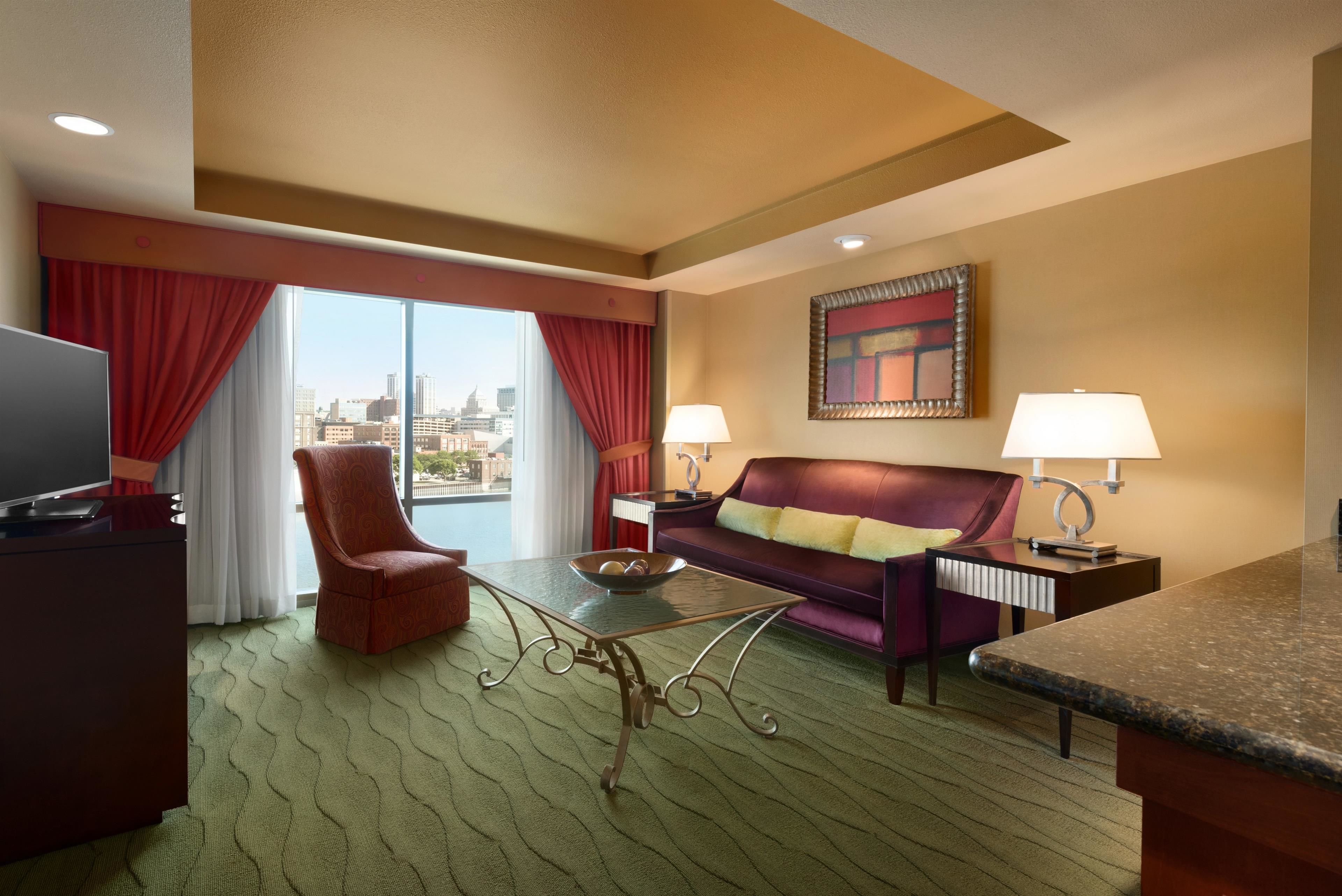 Embassy Suites East Peoria Hotel & Riverfront Conference Center