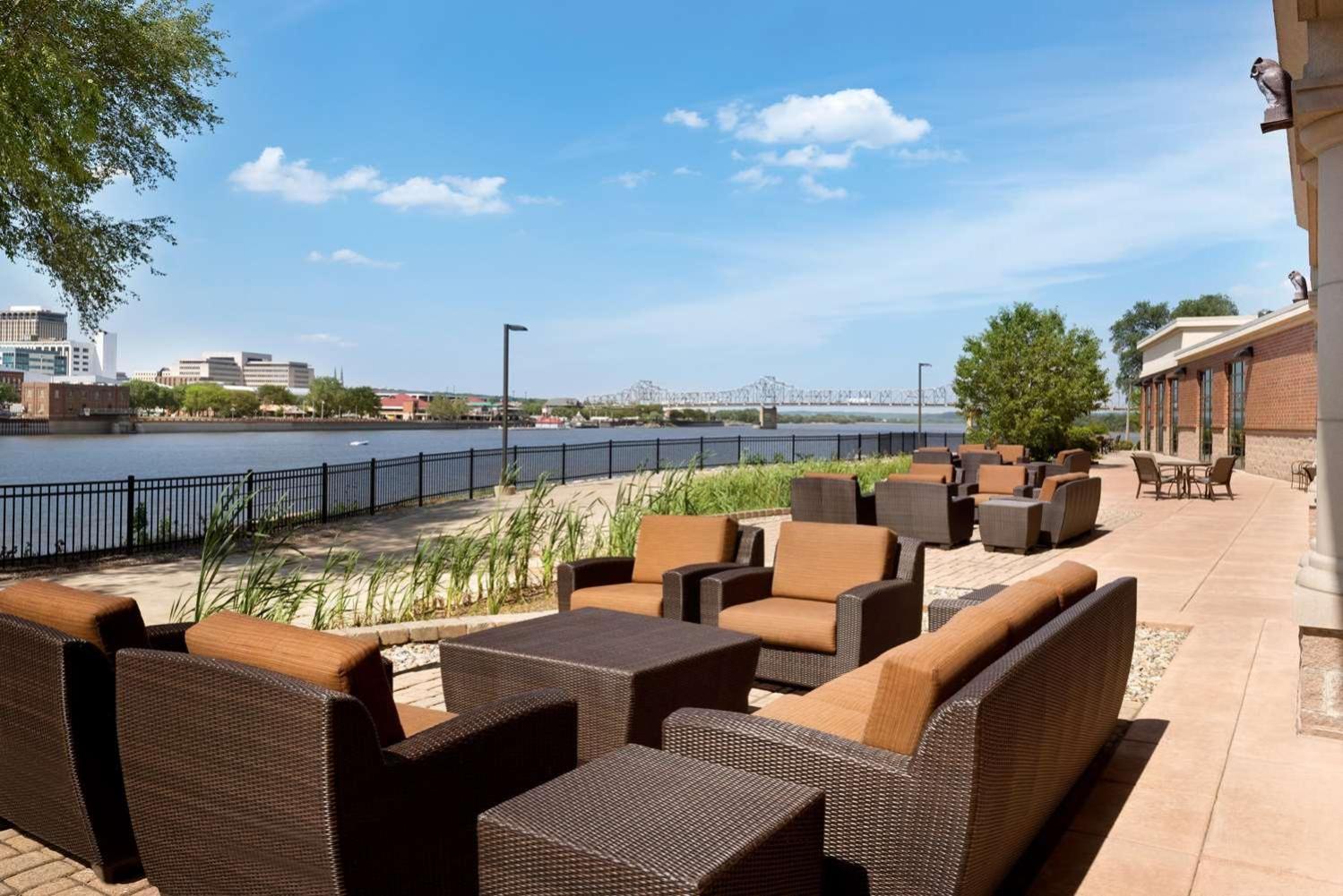 Embassy Suites East Peoria Hotel & Riverfront Conference Center