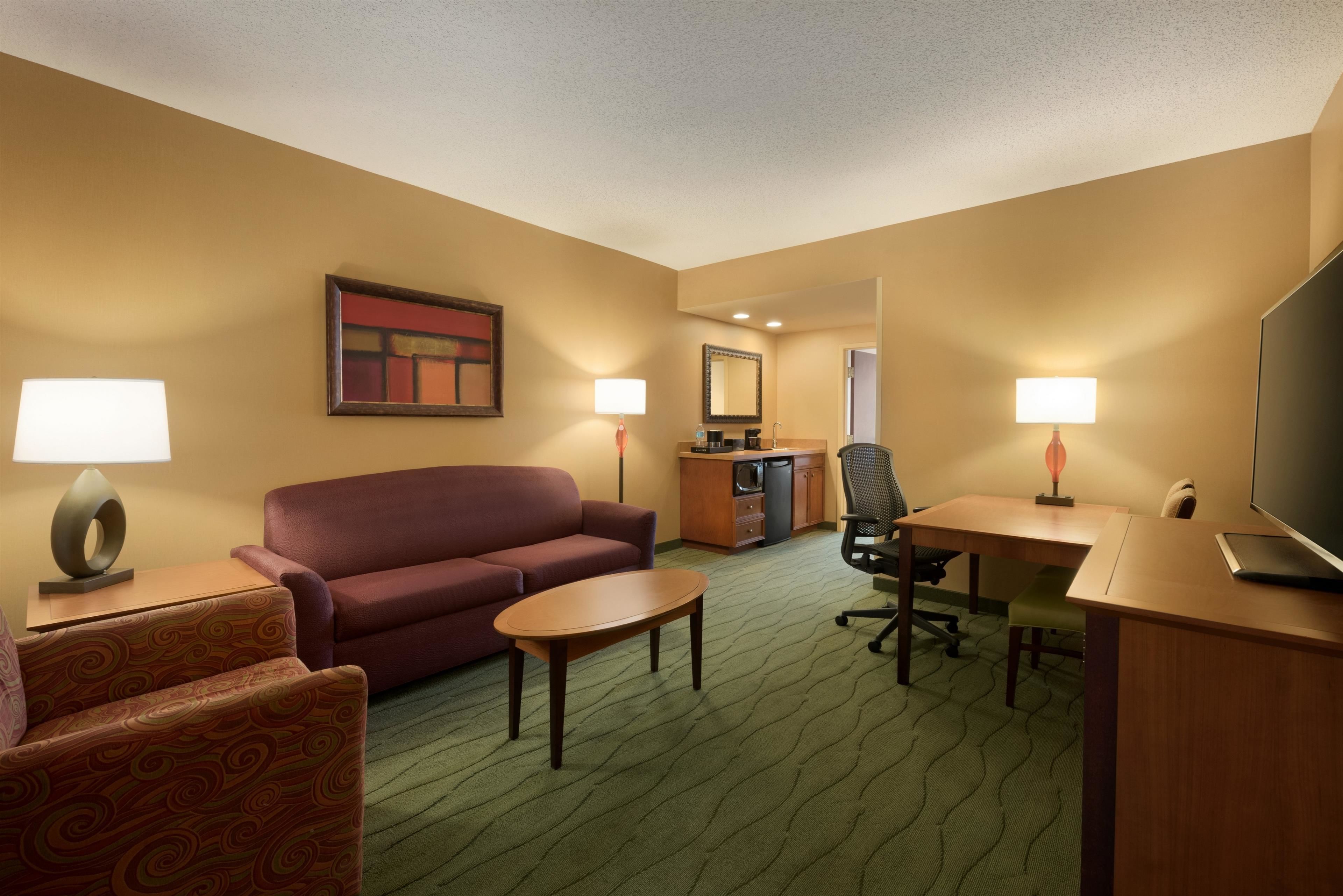 Embassy Suites East Peoria Hotel & Riverfront Conference Center
