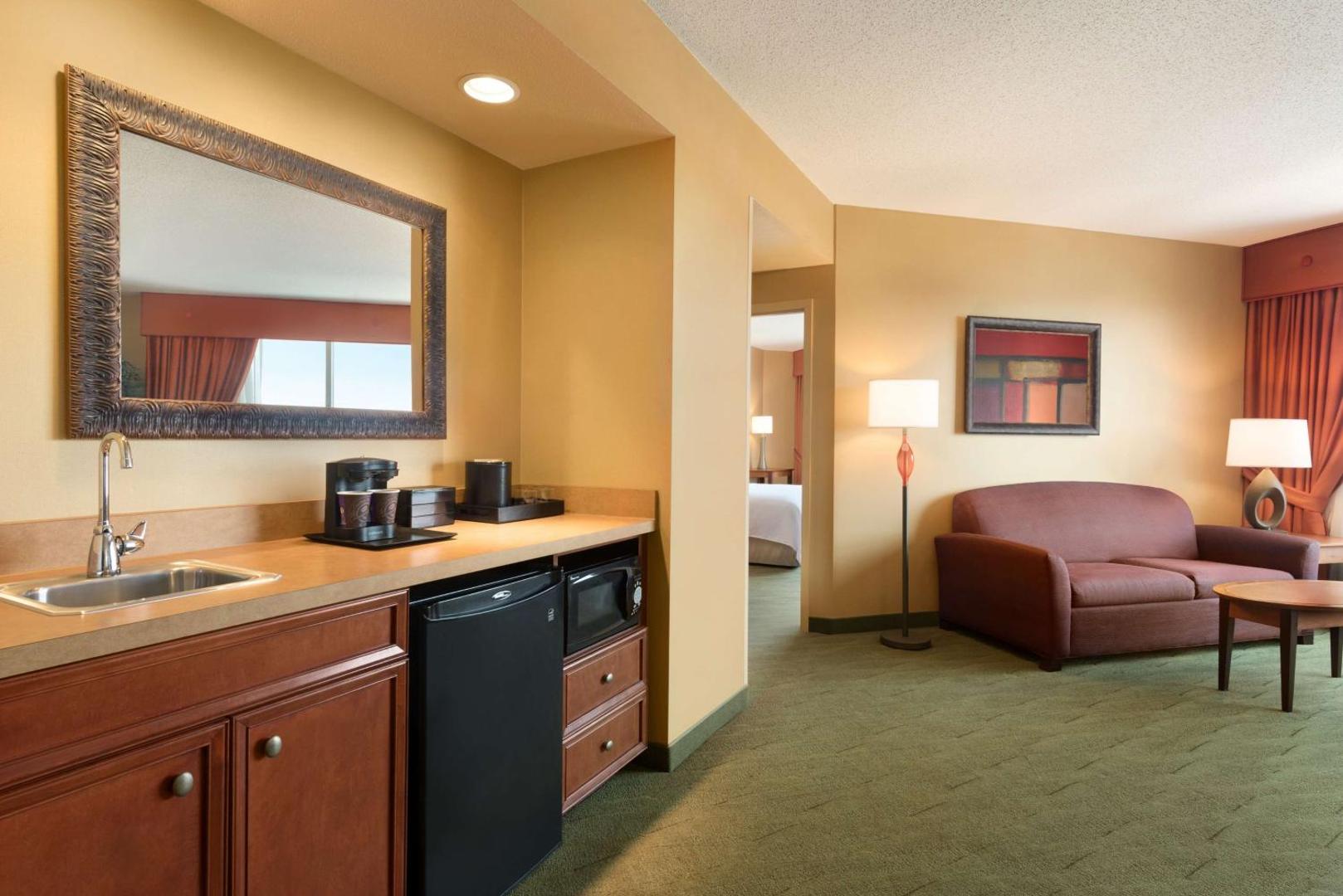 Embassy Suites East Peoria Hotel & Riverfront Conference Center