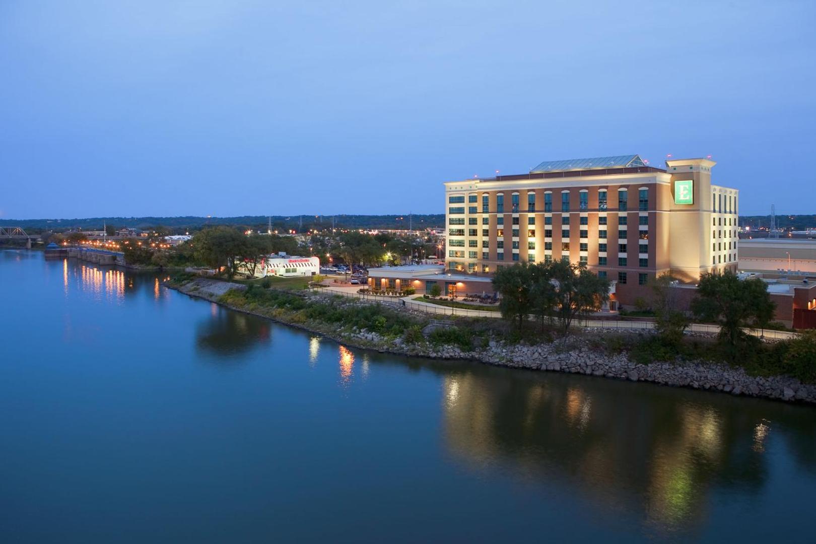 Embassy Suites East Peoria Hotel & Riverfront Conference Center