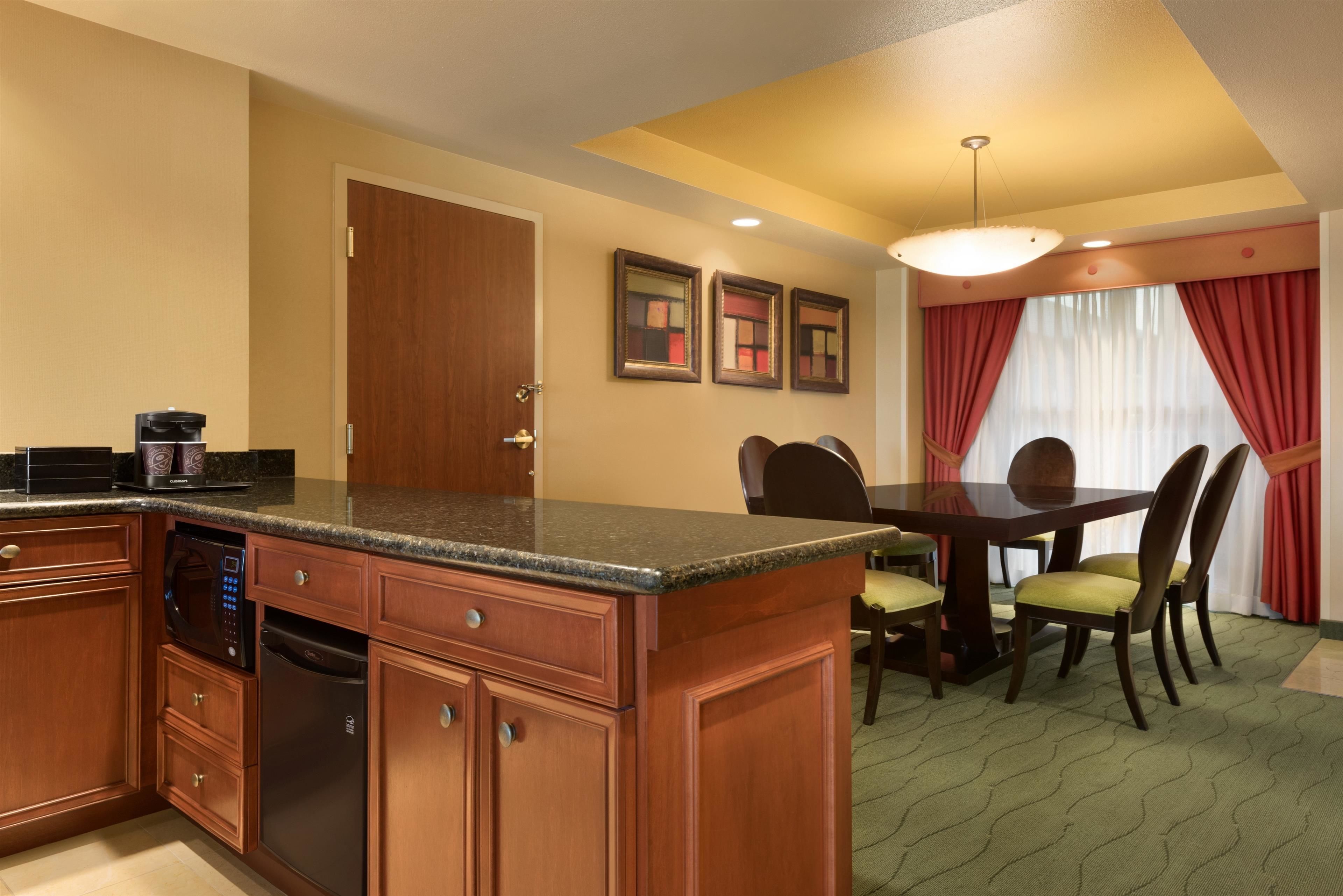 Embassy Suites East Peoria Hotel & Riverfront Conference Center