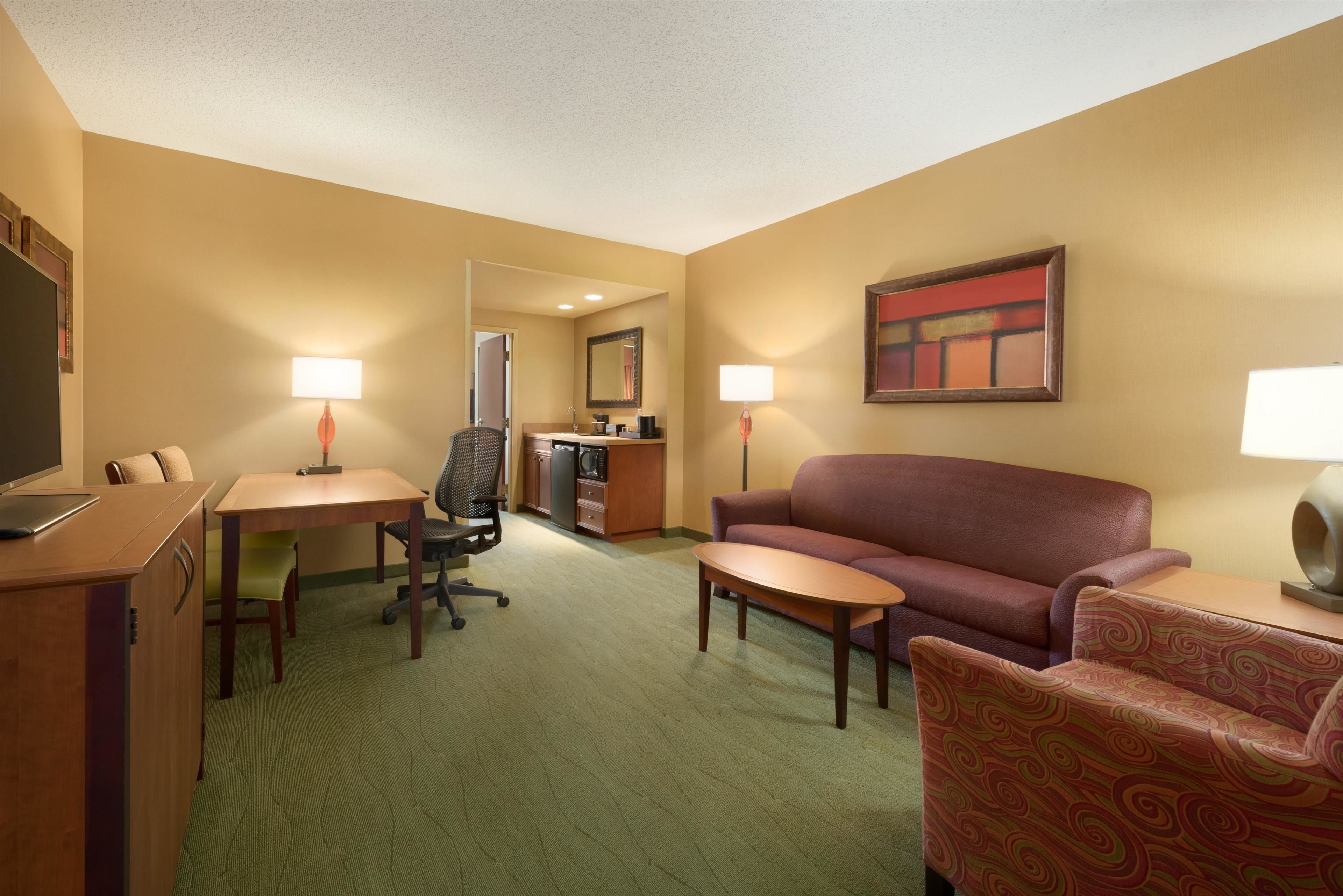 Embassy Suites East Peoria Hotel & Riverfront Conference Center