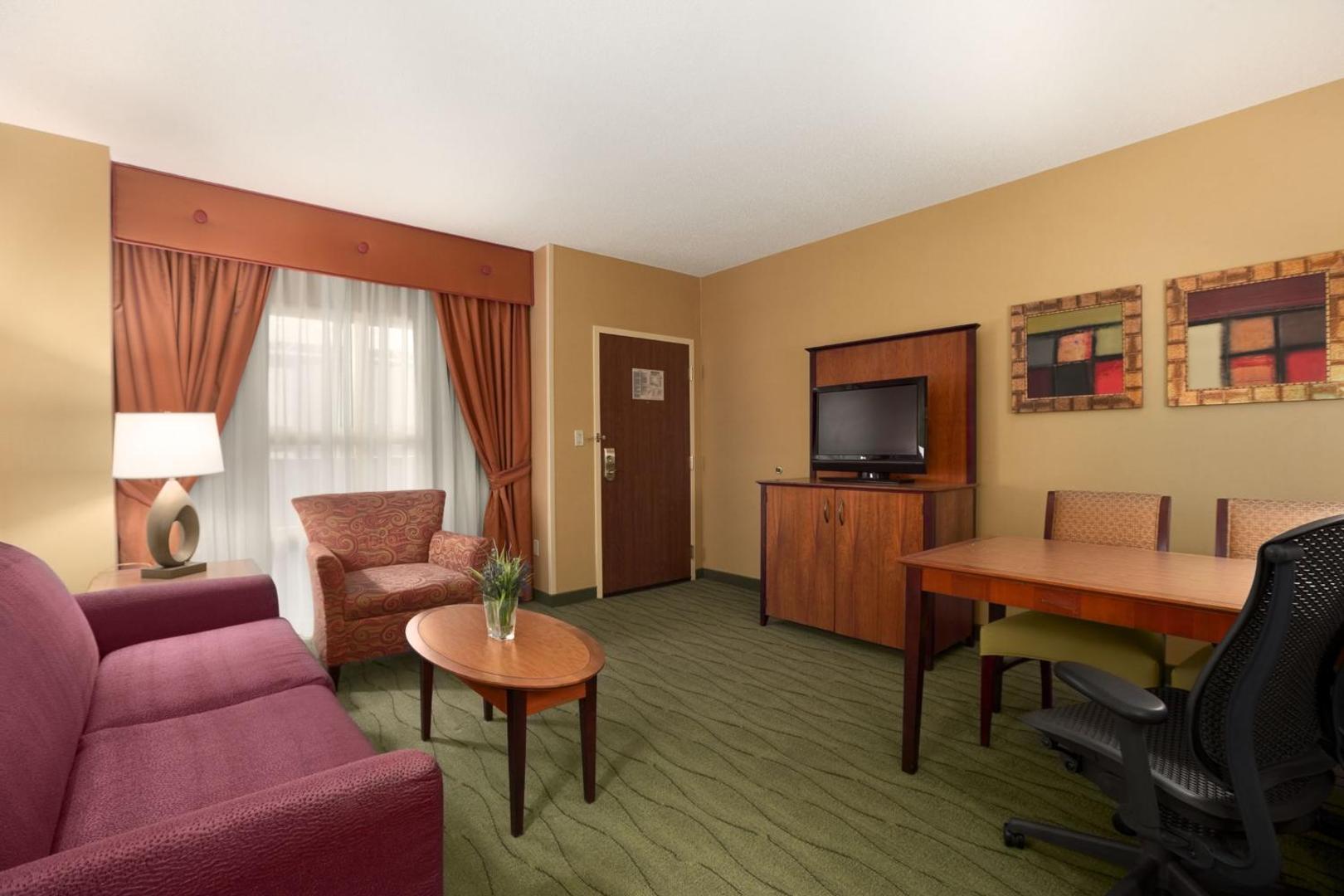 Embassy Suites East Peoria Hotel & Riverfront Conference Center