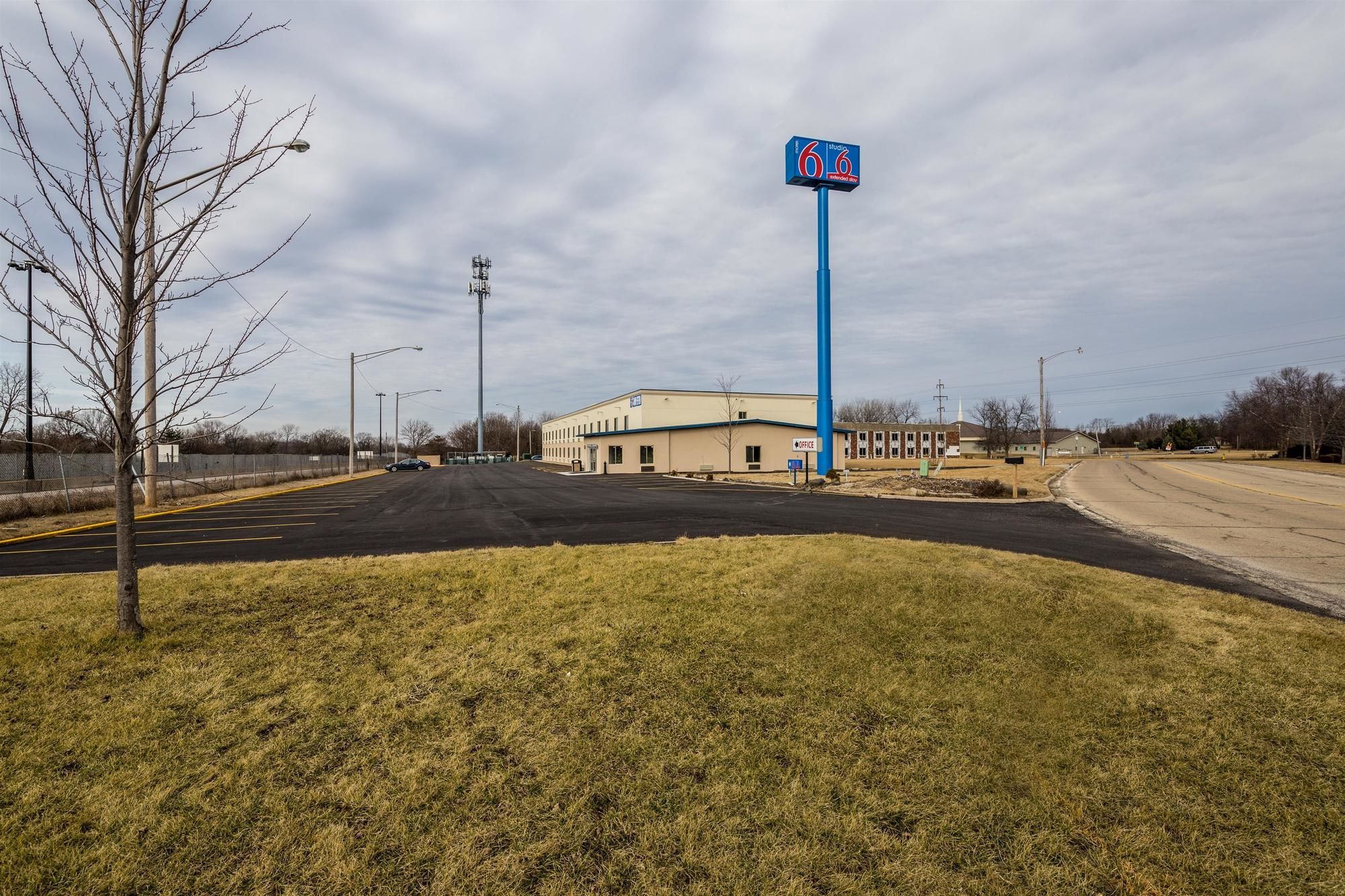 Studio 6 Peoria, IL