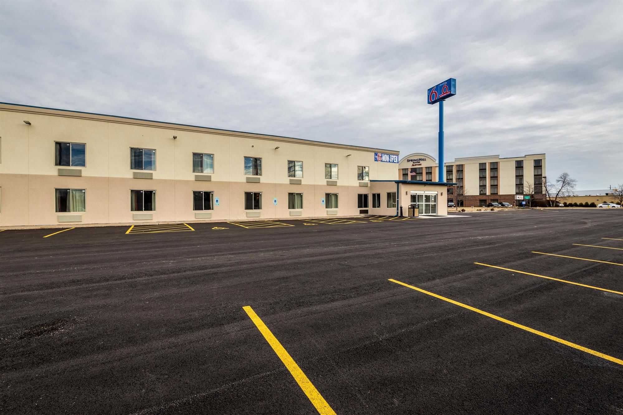Studio 6 Peoria, IL