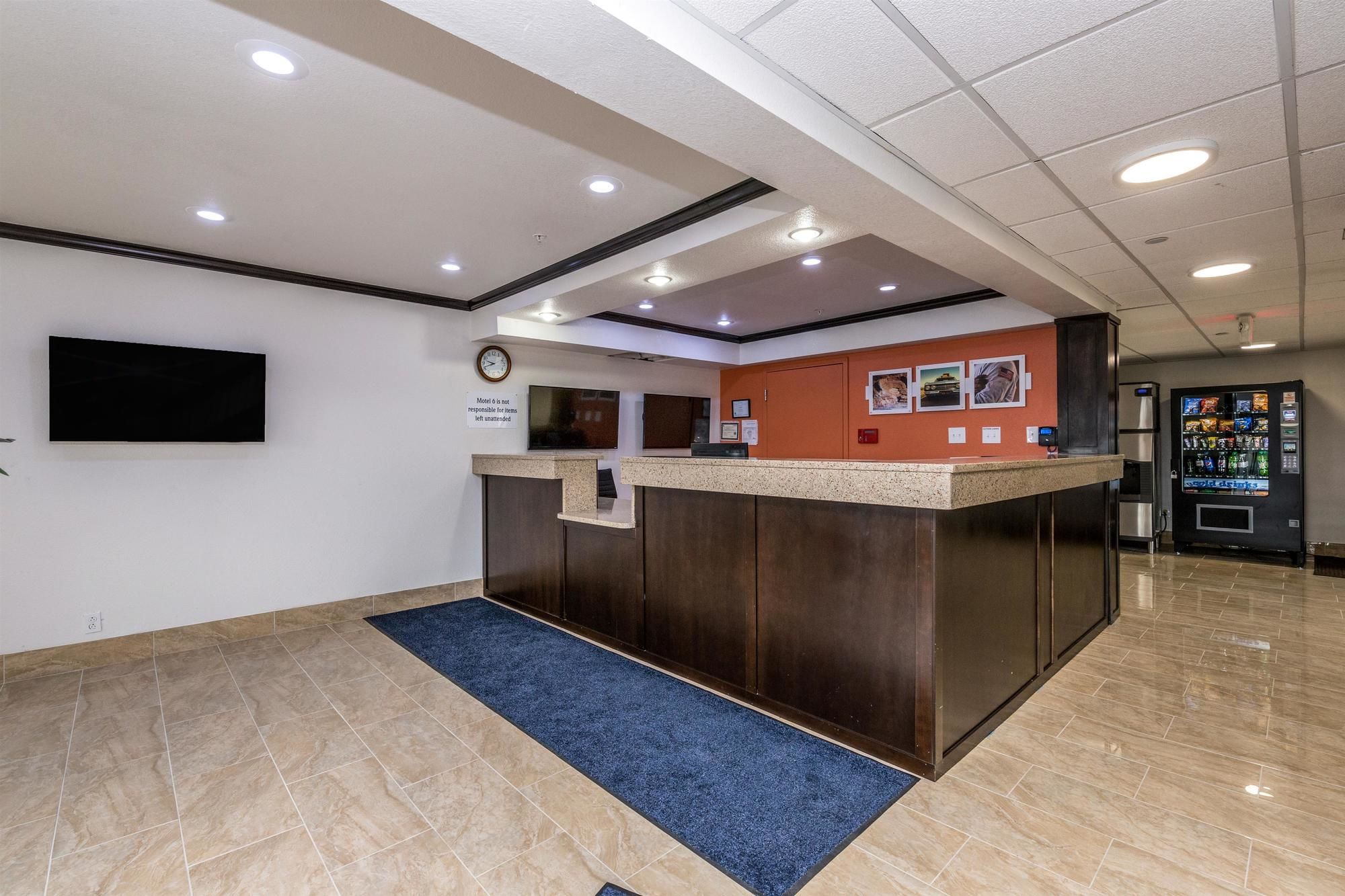 Studio 6 Peoria, IL