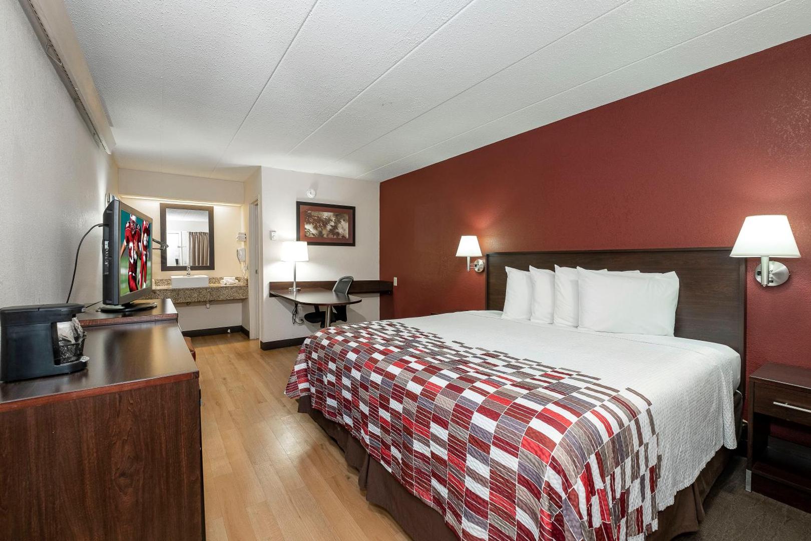 Travelodge by Wyndham Peoria