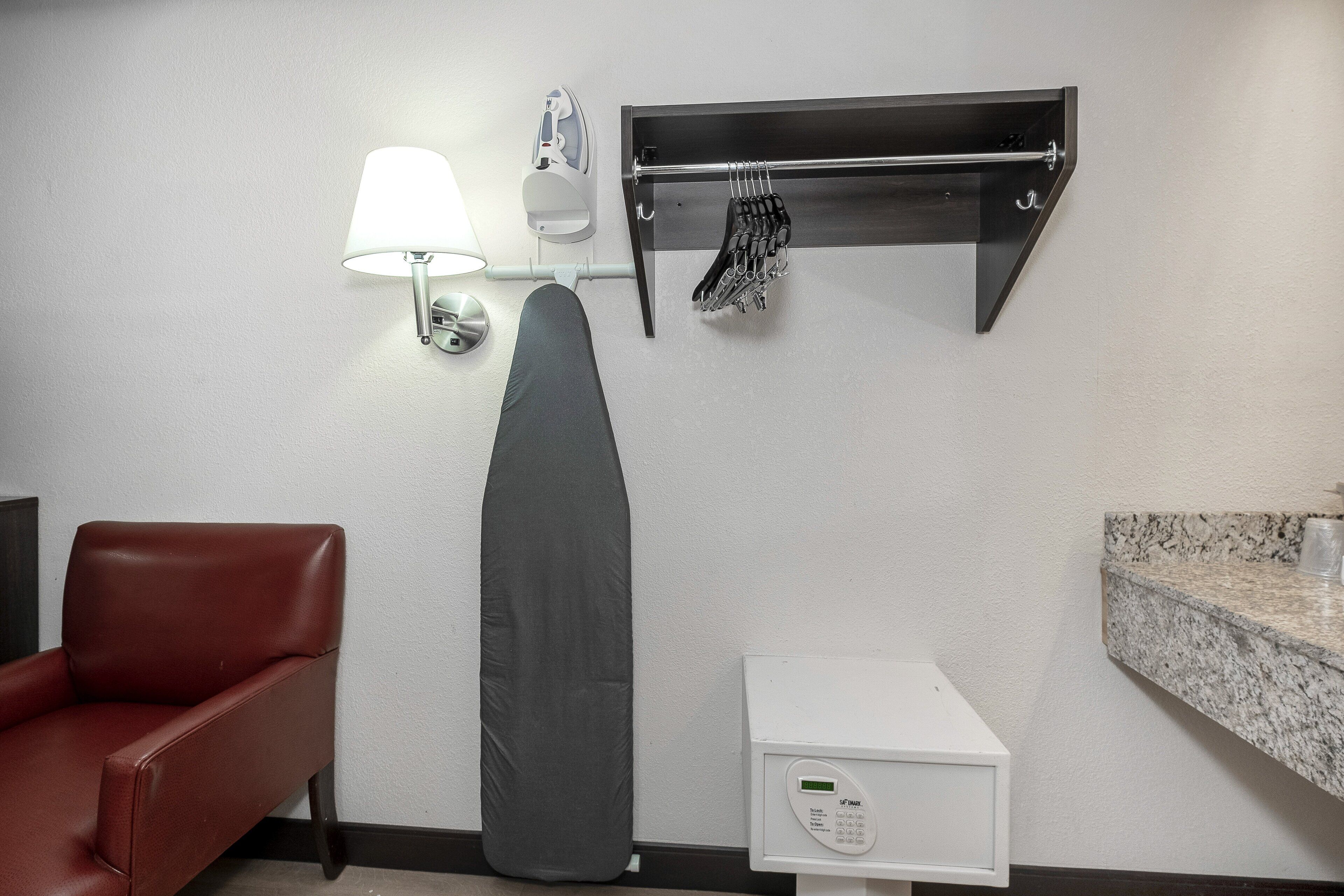 Travelodge by Wyndham Peoria