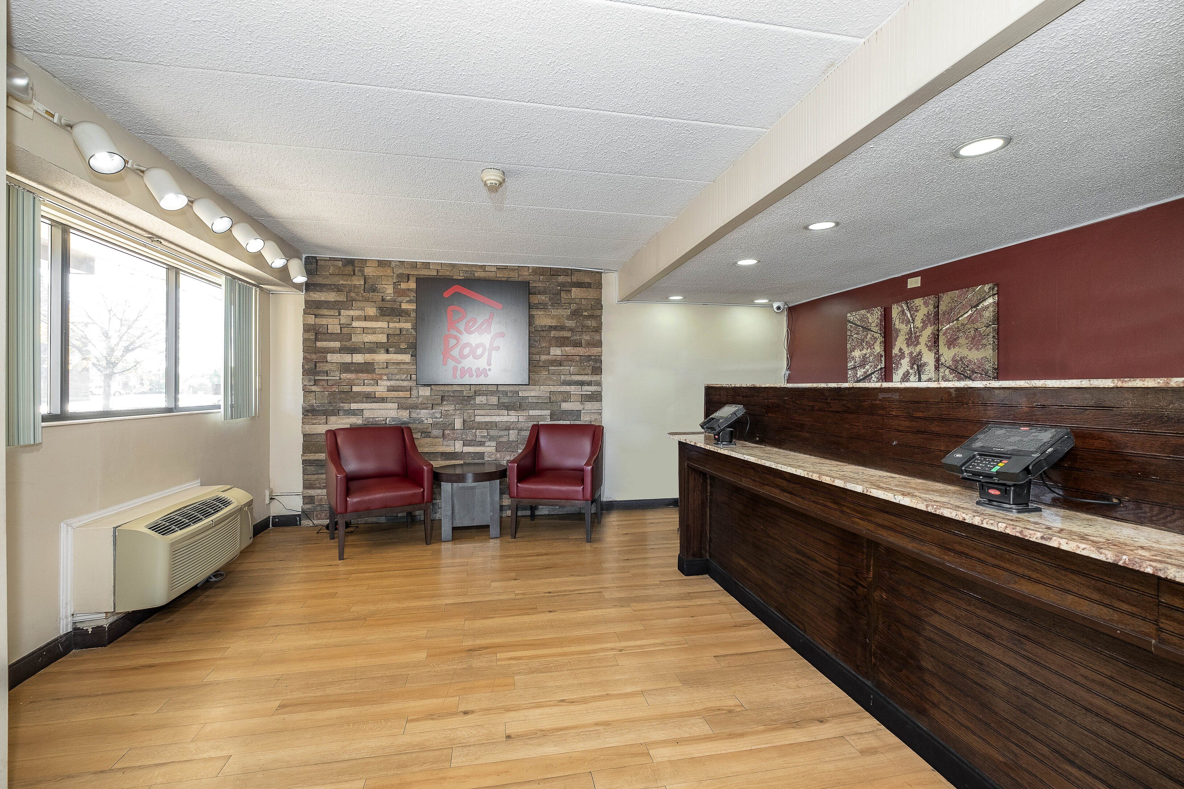 Travelodge by Wyndham Peoria