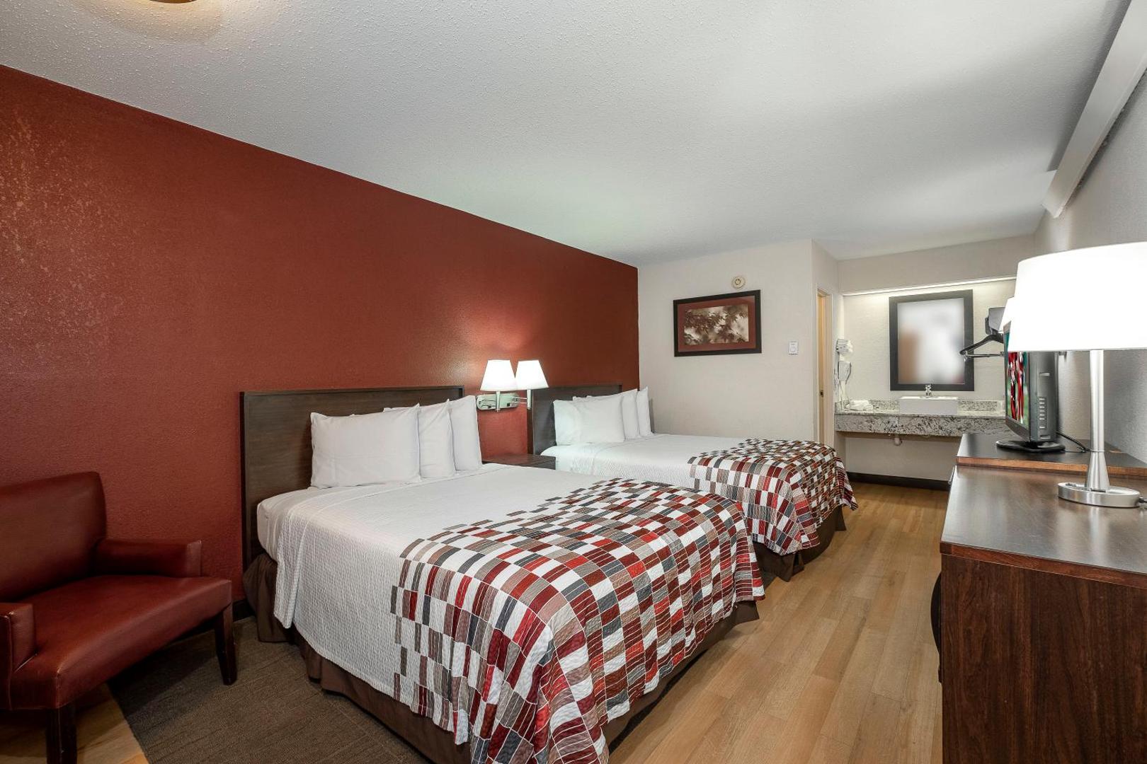 Travelodge by Wyndham Peoria