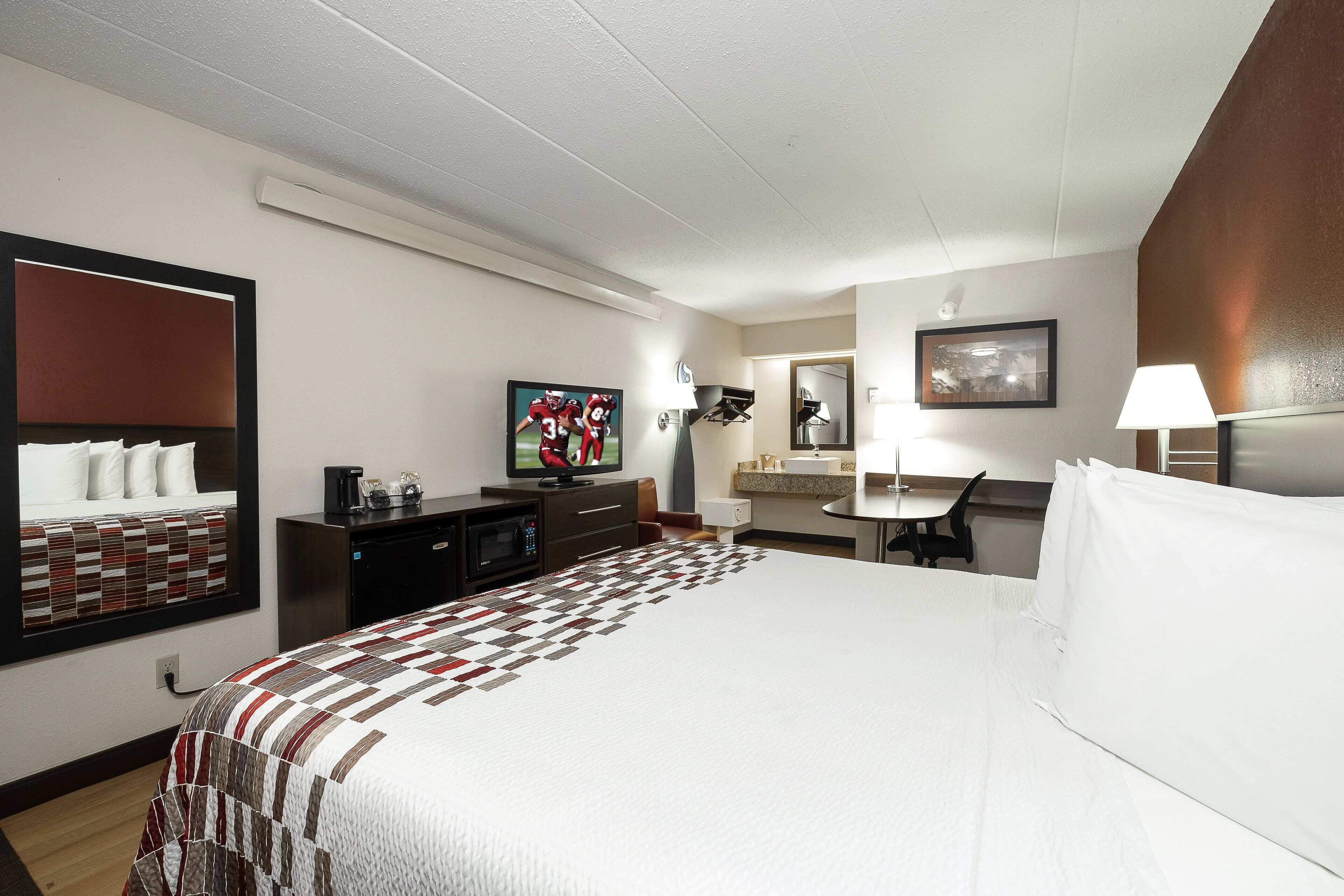 Travelodge by Wyndham Peoria