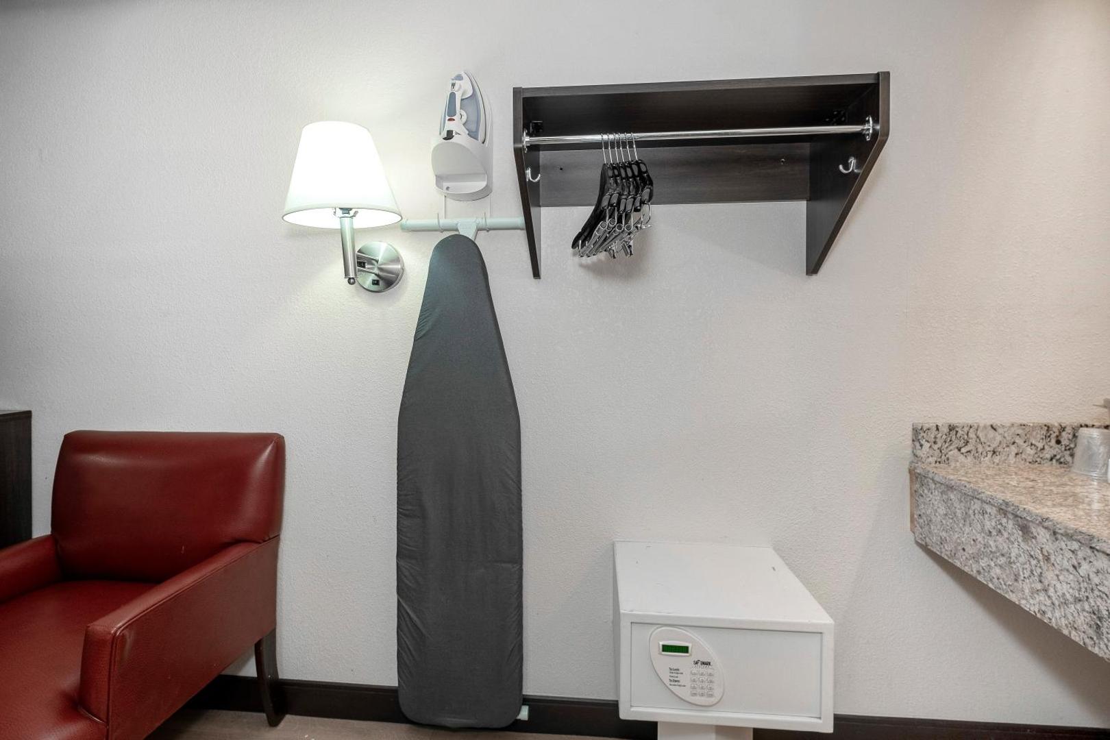 Travelodge by Wyndham Peoria