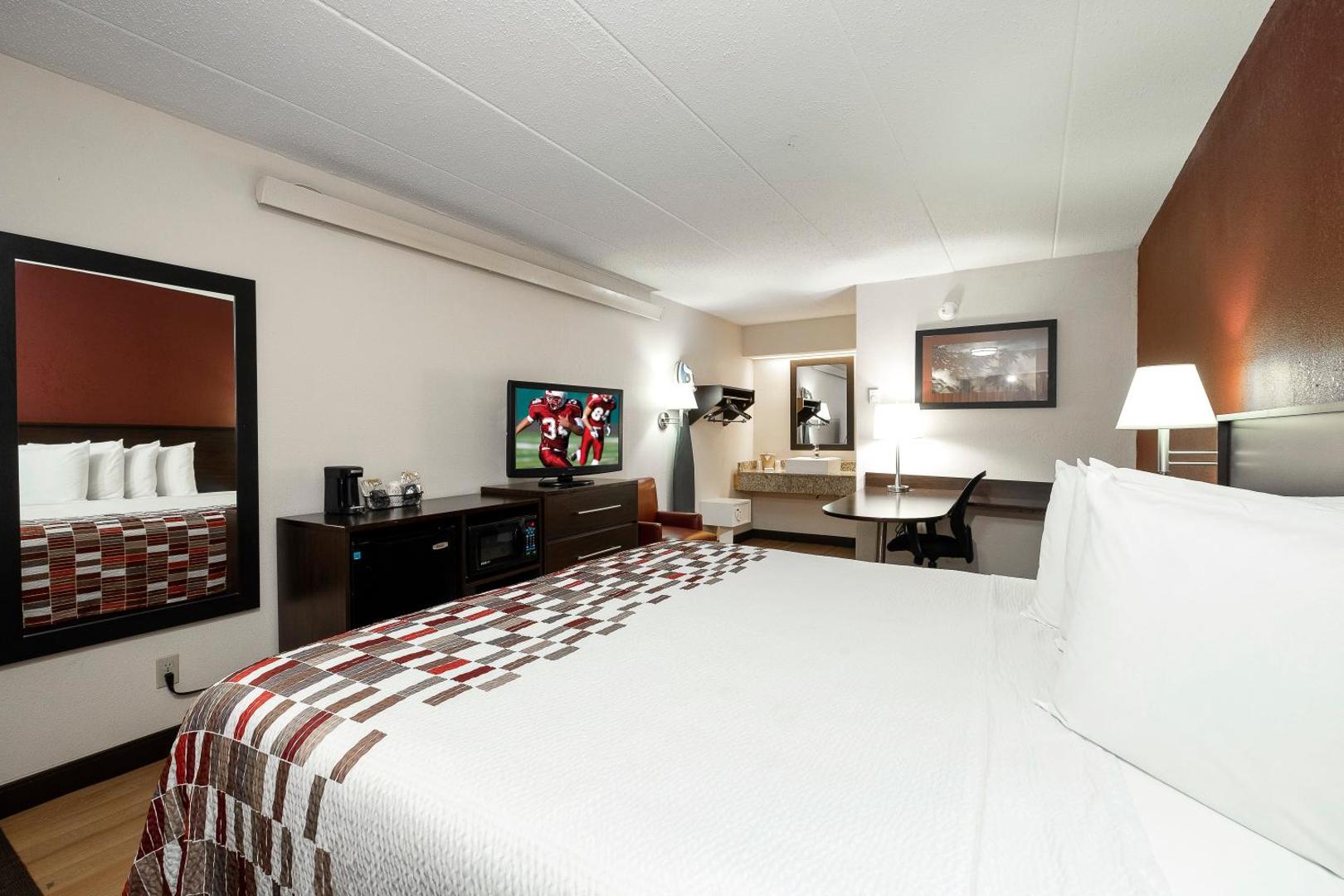 Travelodge by Wyndham Peoria