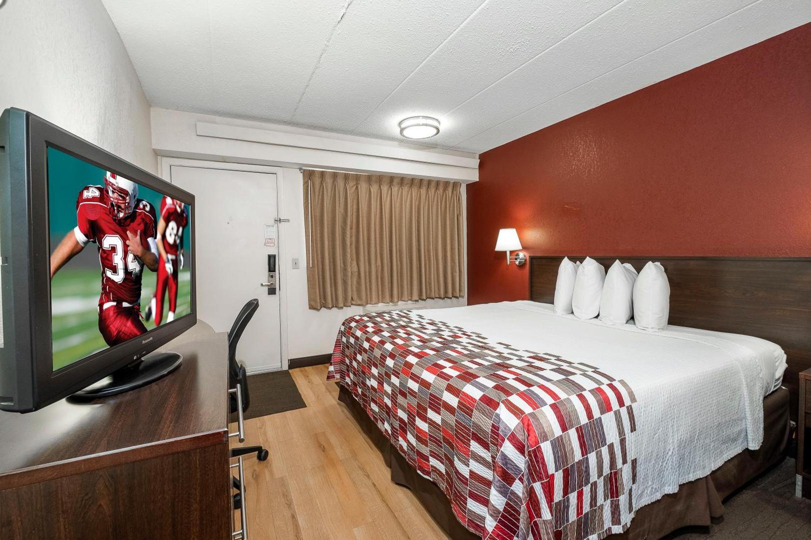 Travelodge by Wyndham Peoria