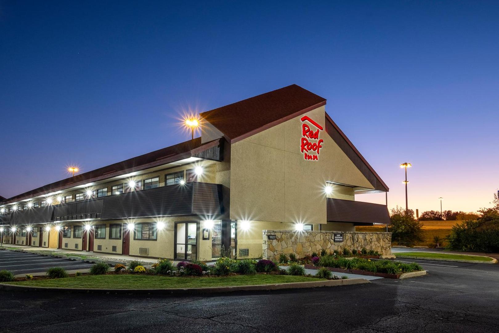 Travelodge by Wyndham Peoria