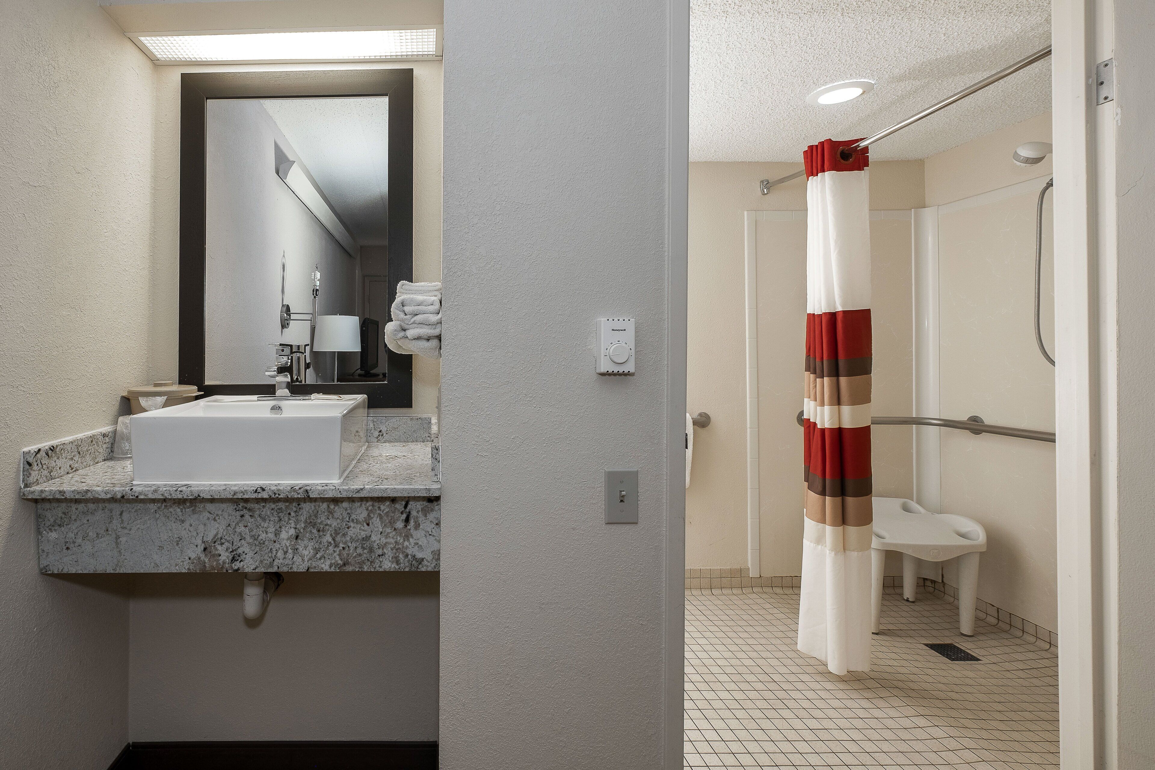 Travelodge by Wyndham Peoria