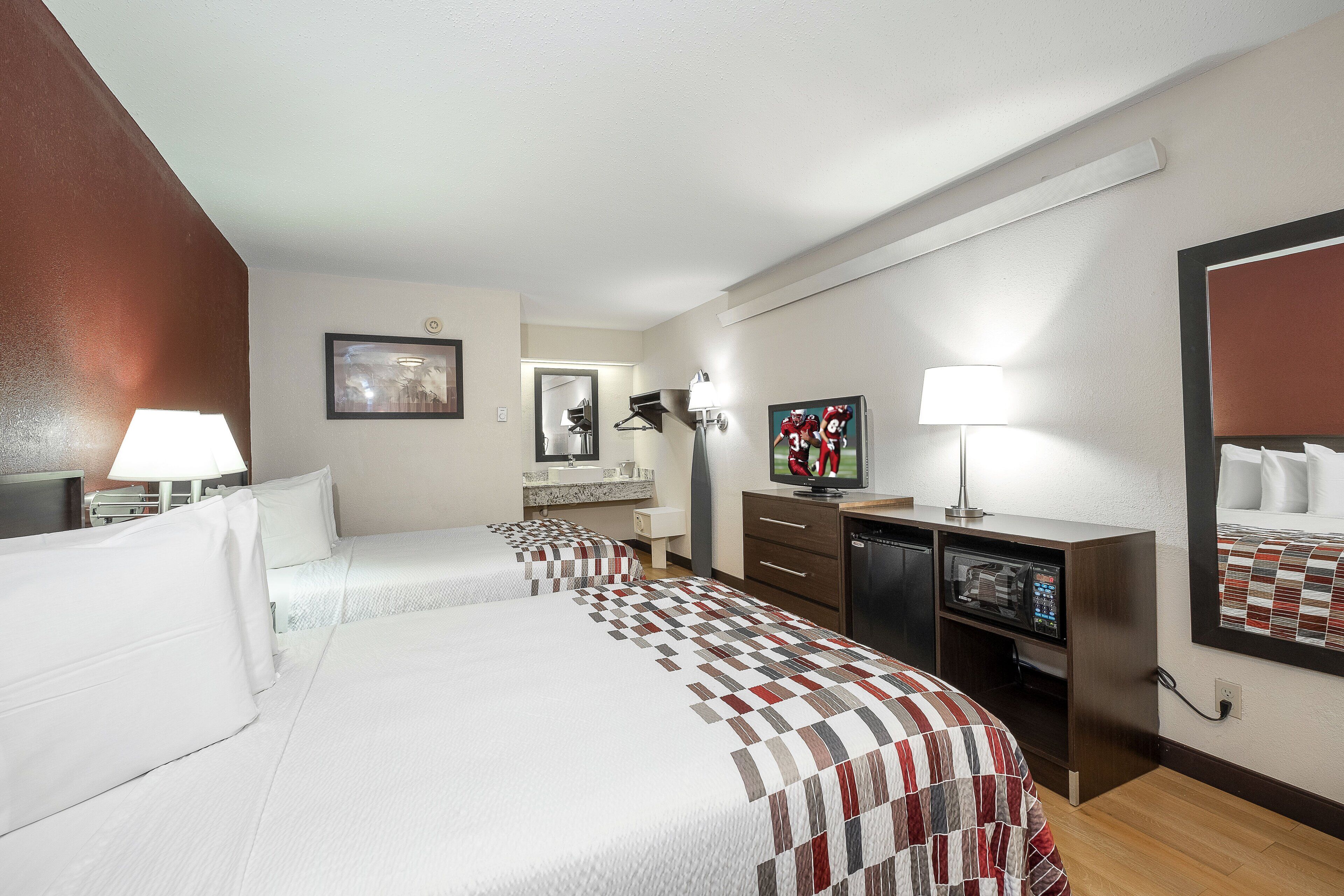 Travelodge by Wyndham Peoria