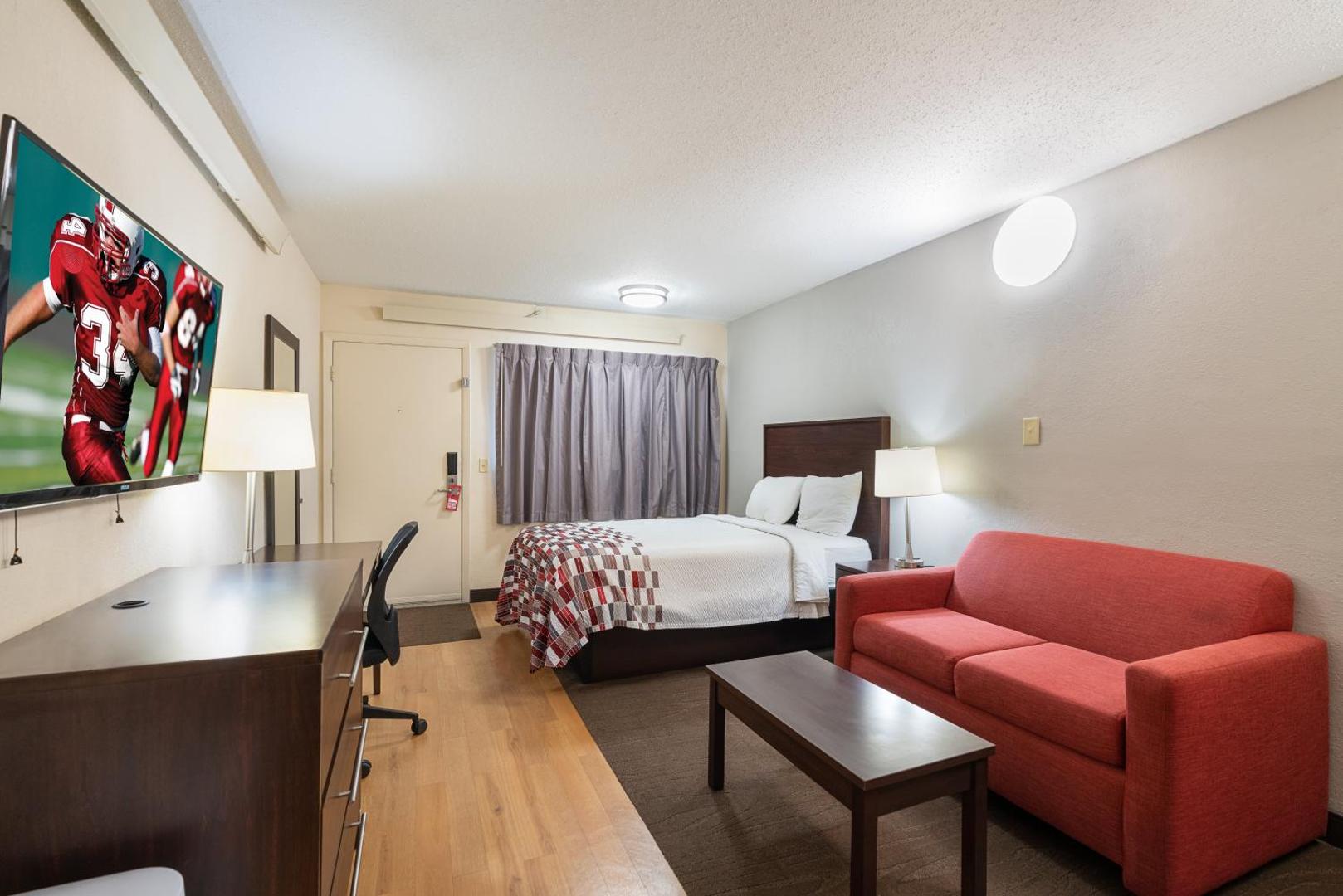 Travelodge by Wyndham Peoria