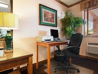 Super 8 by Wyndham Peoria