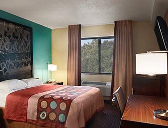 Super 8 by Wyndham Peoria