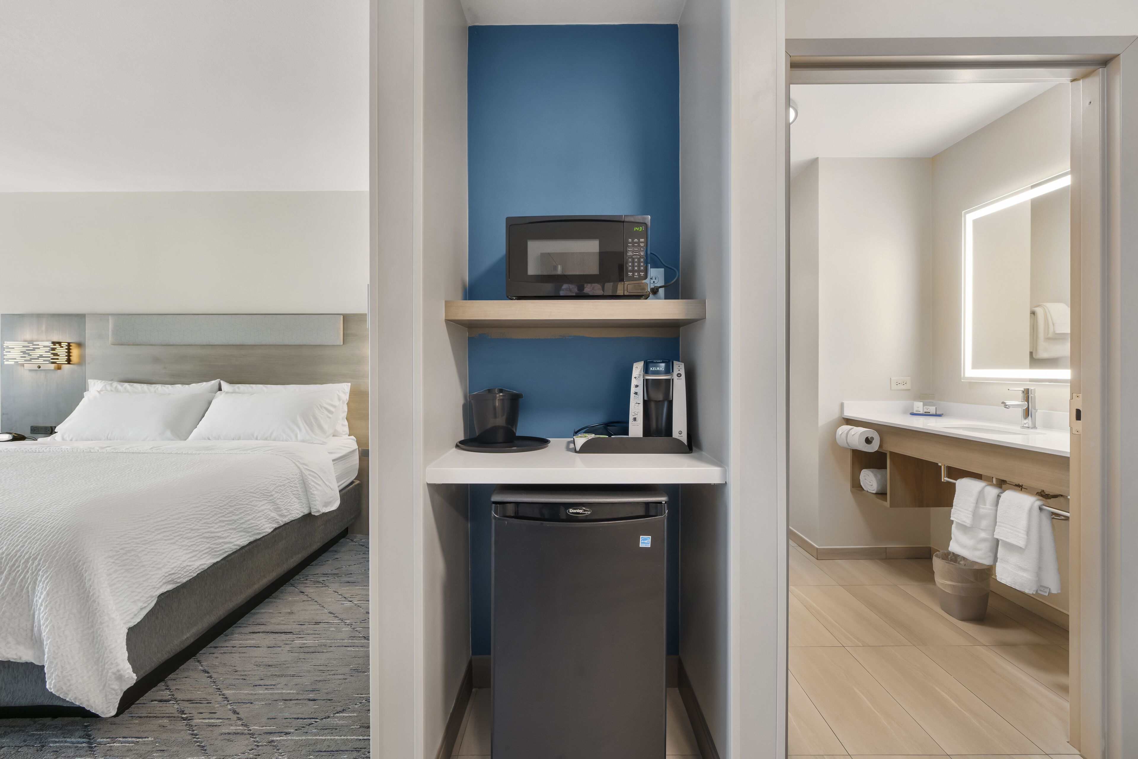 Holiday Inn Express Hotel & Suites Peru - Lasalle Area