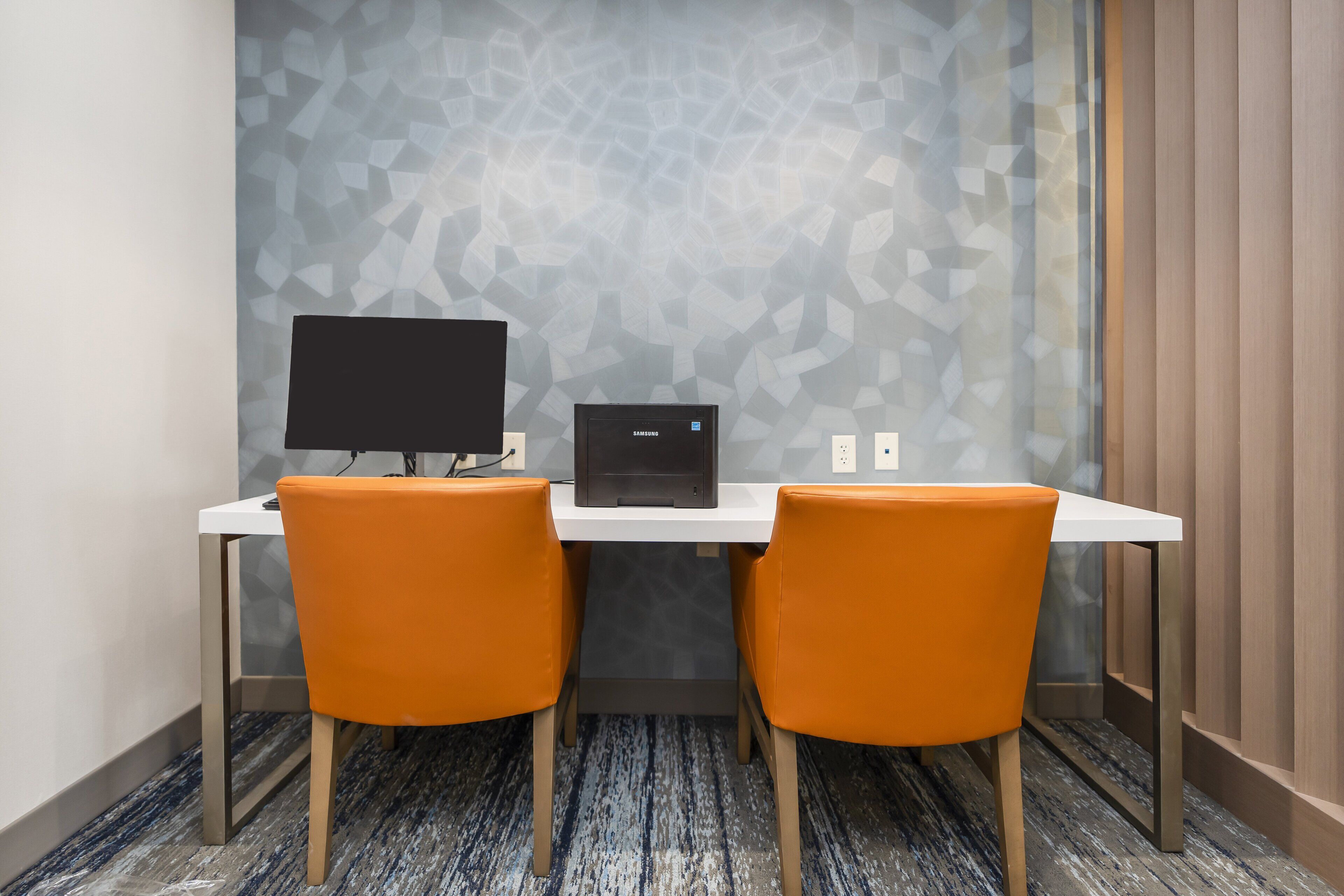 Holiday Inn Express Hotel & Suites Peru - Lasalle Area