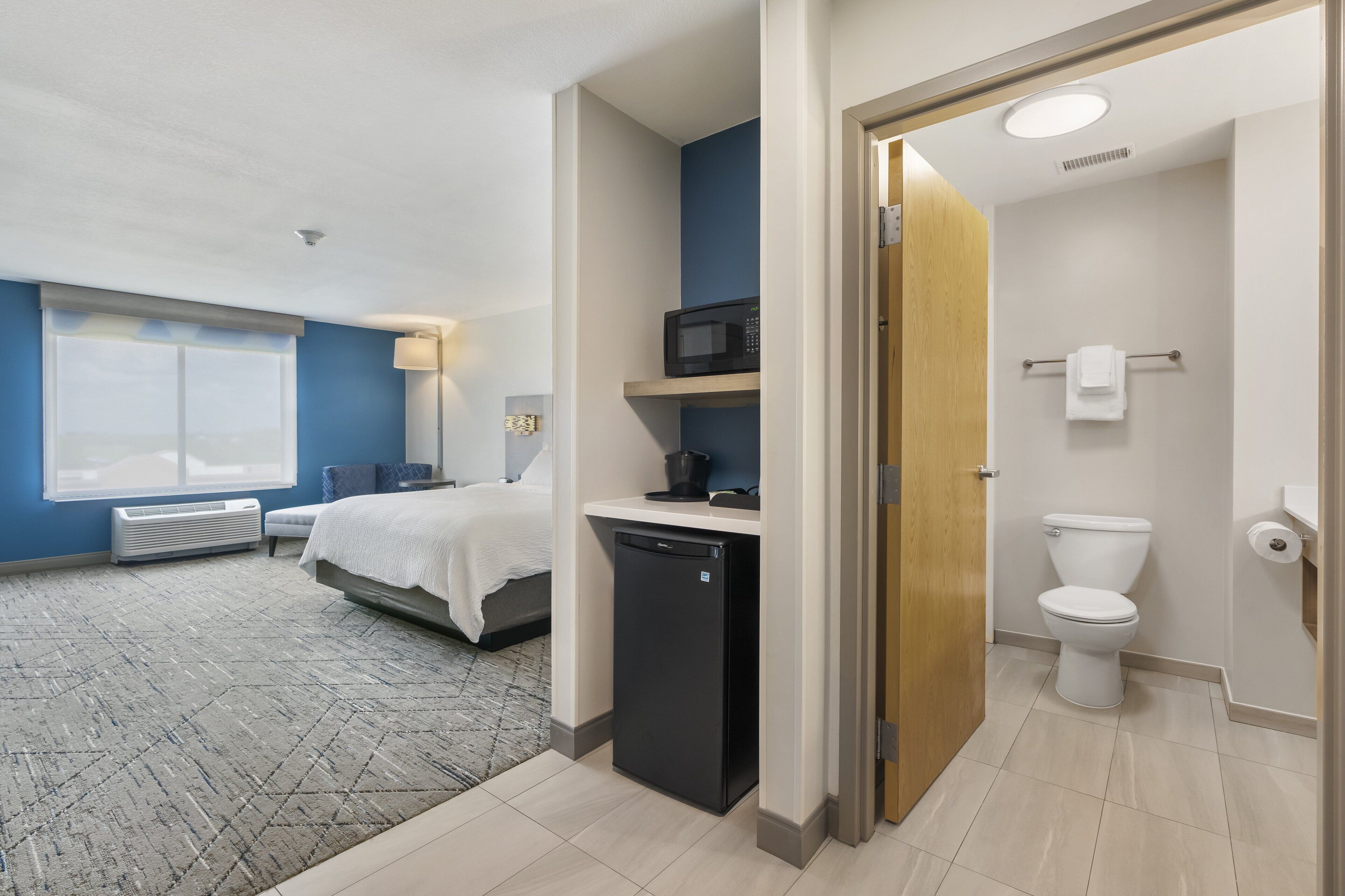 Holiday Inn Express Hotel & Suites Peru - Lasalle Area