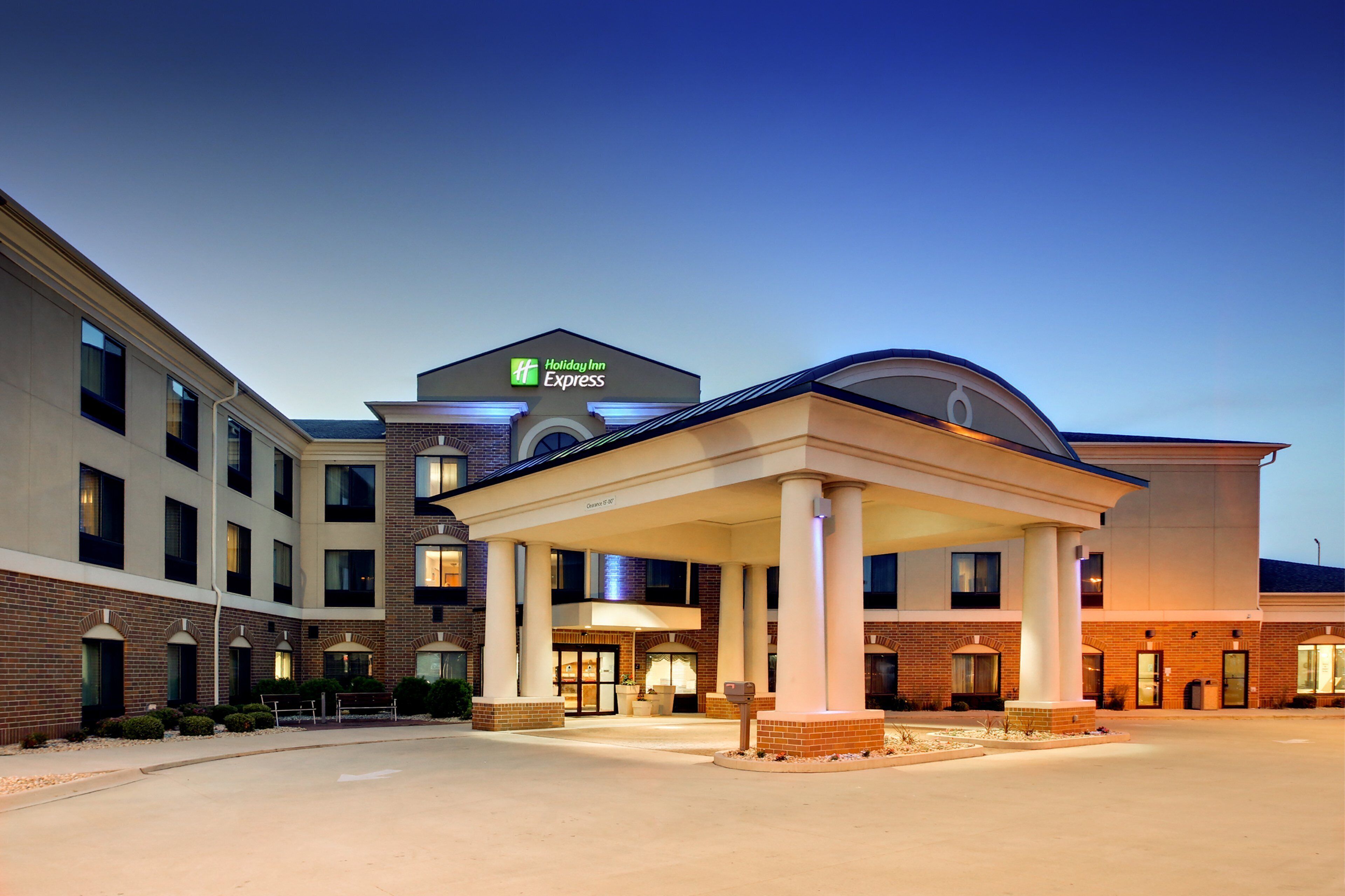 Holiday Inn Express Hotel & Suites Peru - Lasalle Area